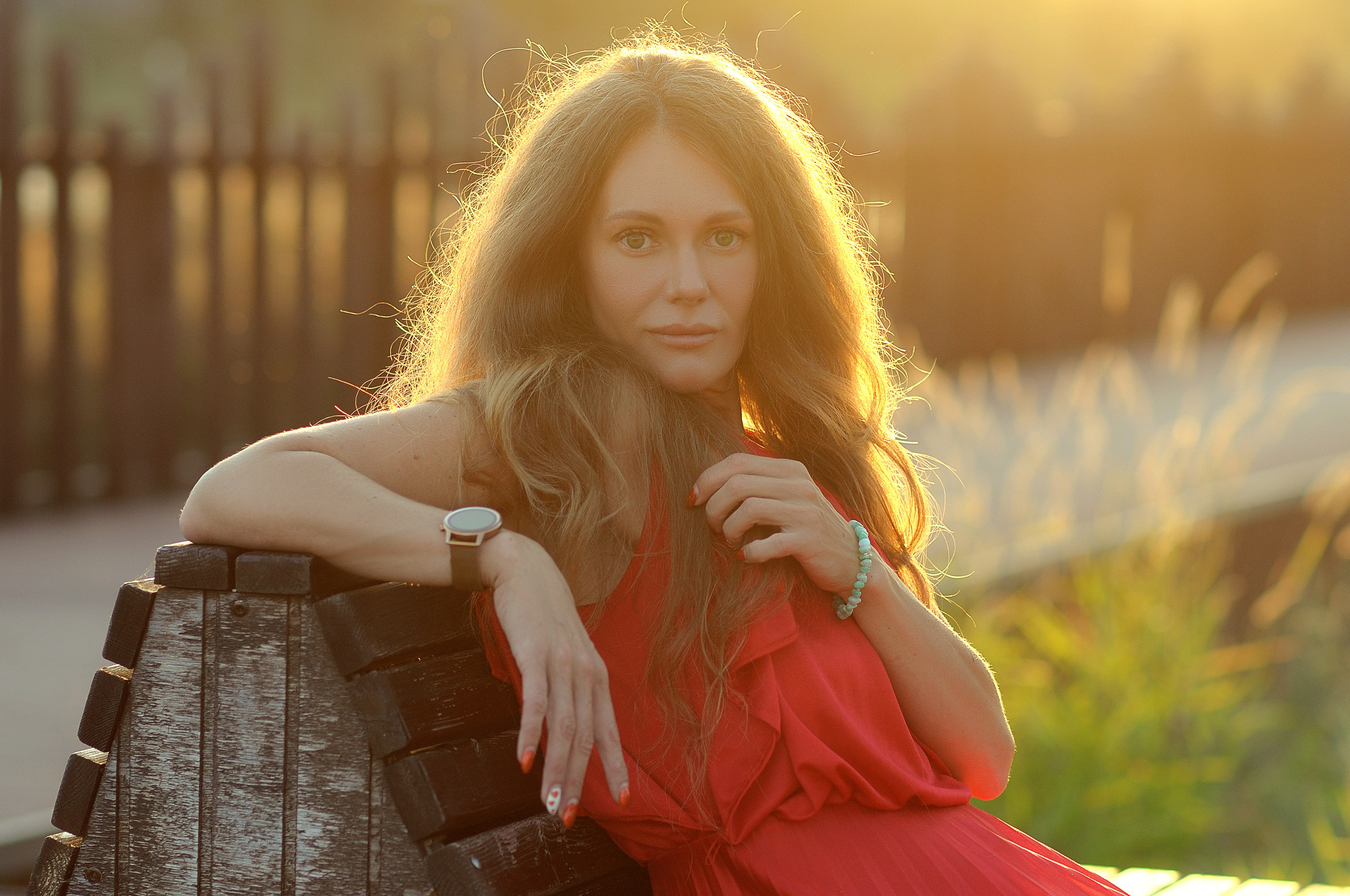 фото девушки в лучах заката