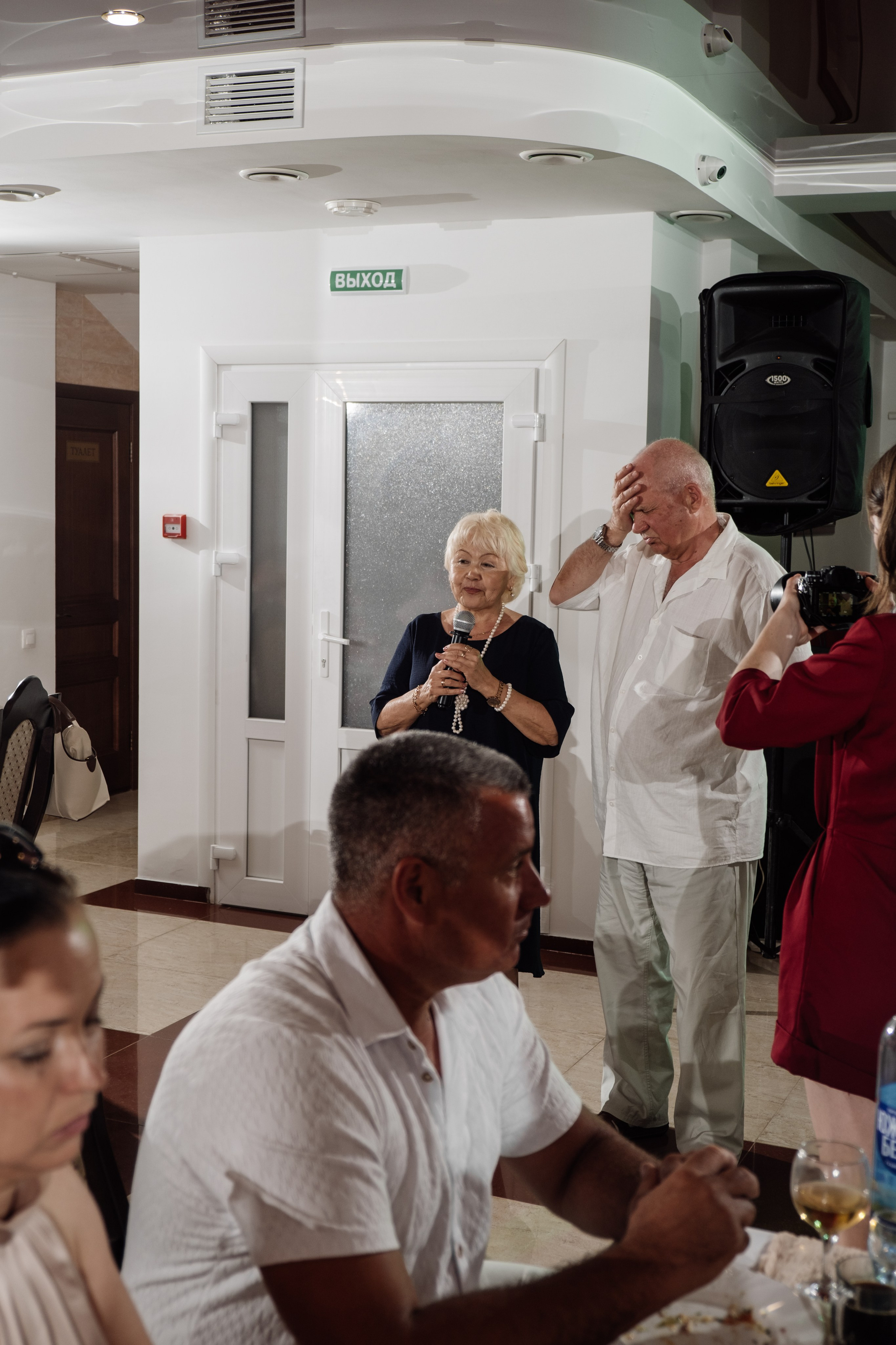 Свадебный ретопртаж. Профессиональная фотосъемка в Крыму. Натуральные эмоции и живые кадры. Забронируйте дату прямо сейчас!