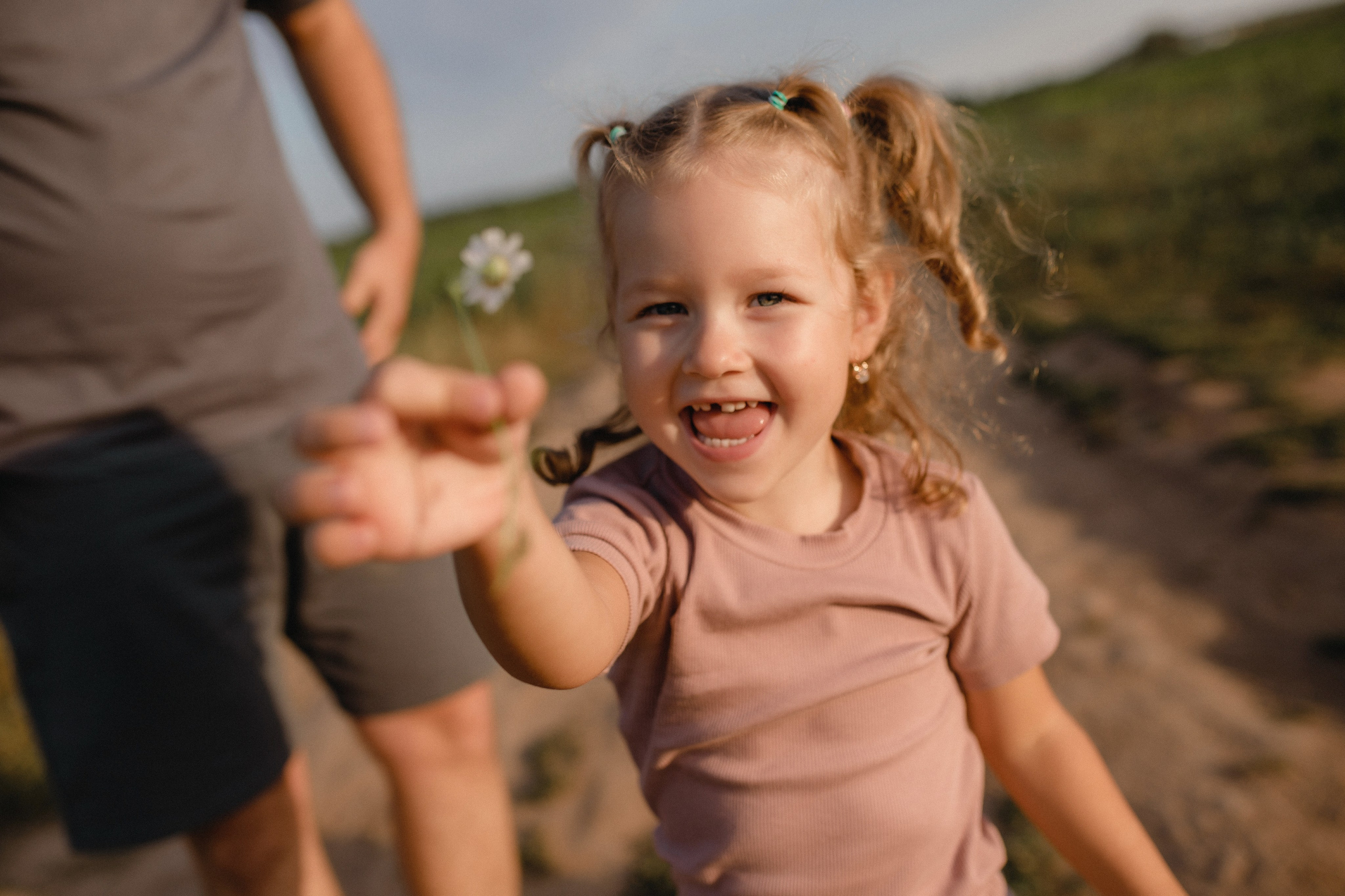 Аня, Вадим и Ева. Главная