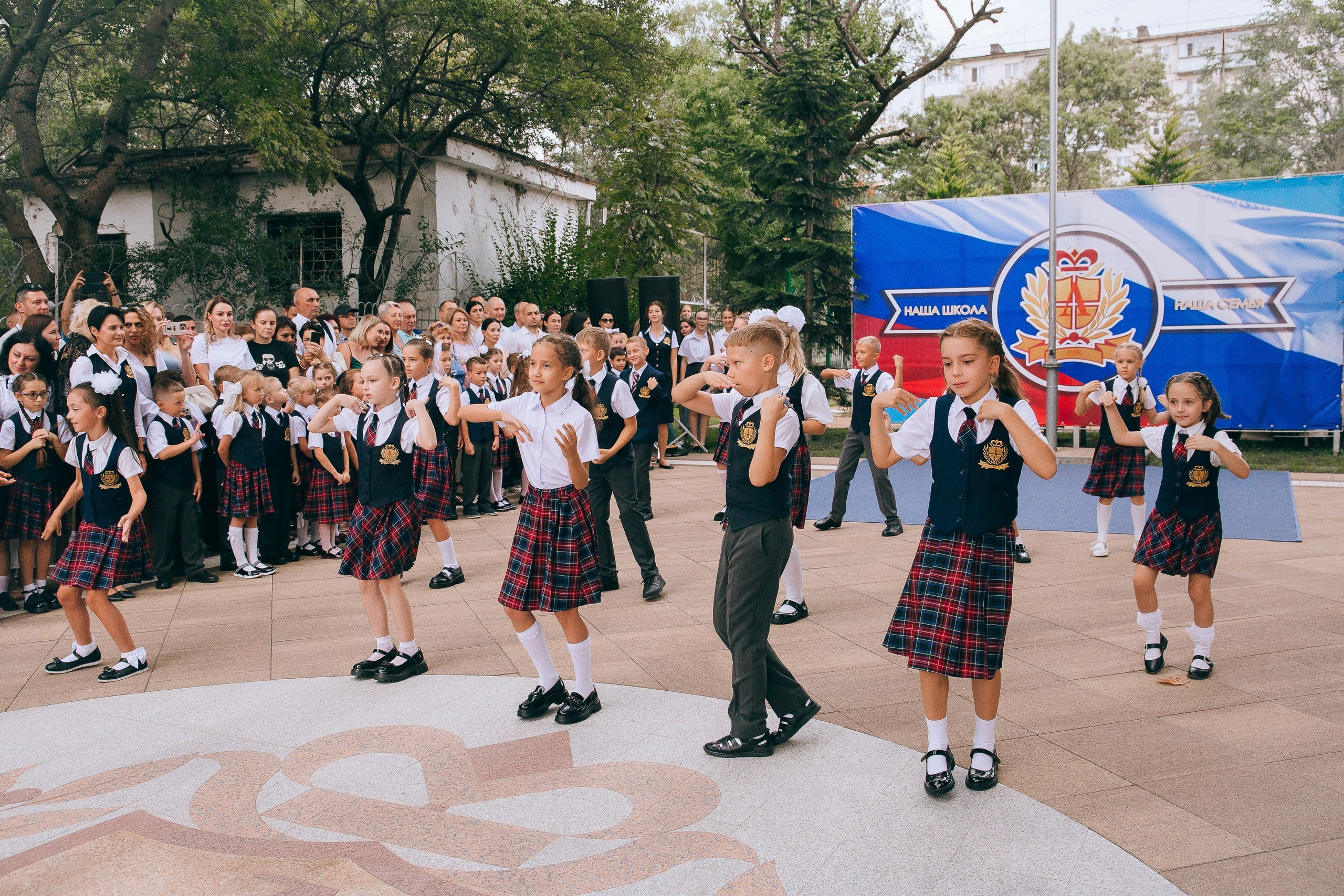 1 класс школа «Личность». Выпускные альбомы Натальи Бутко: Новороссийск, Анапа, Геленджик