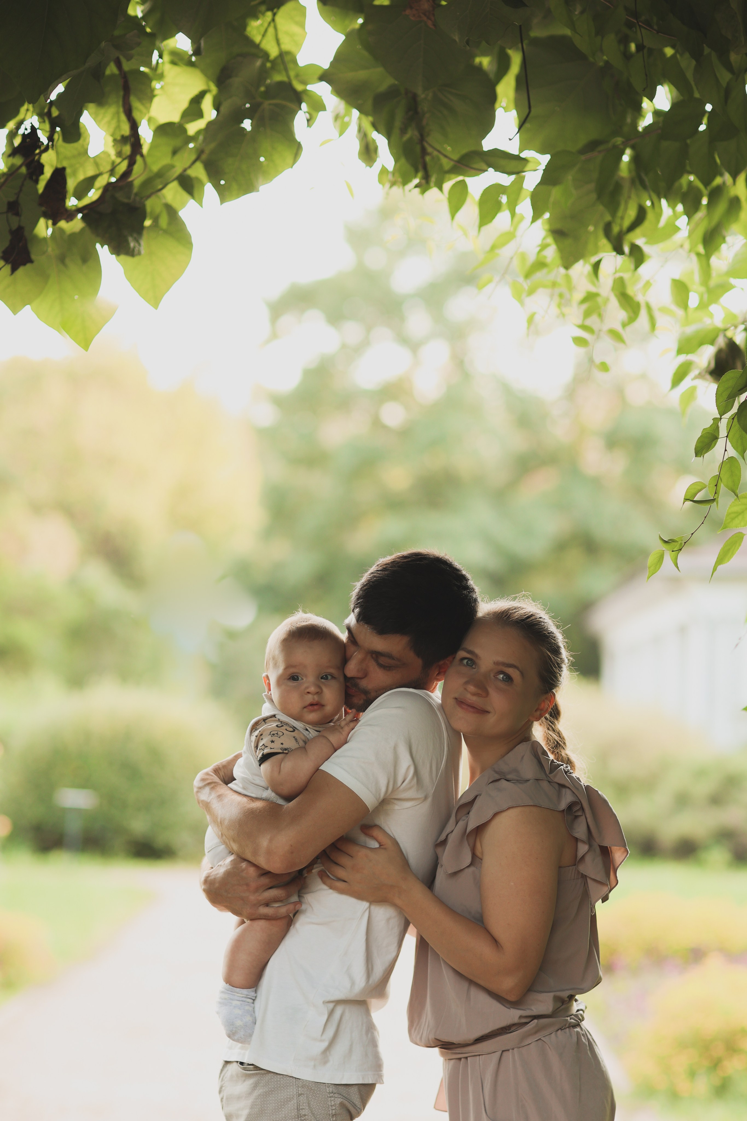 Ростислав с мамой и папой. Детский и семейный фотограф, съемка новорожденных Москва