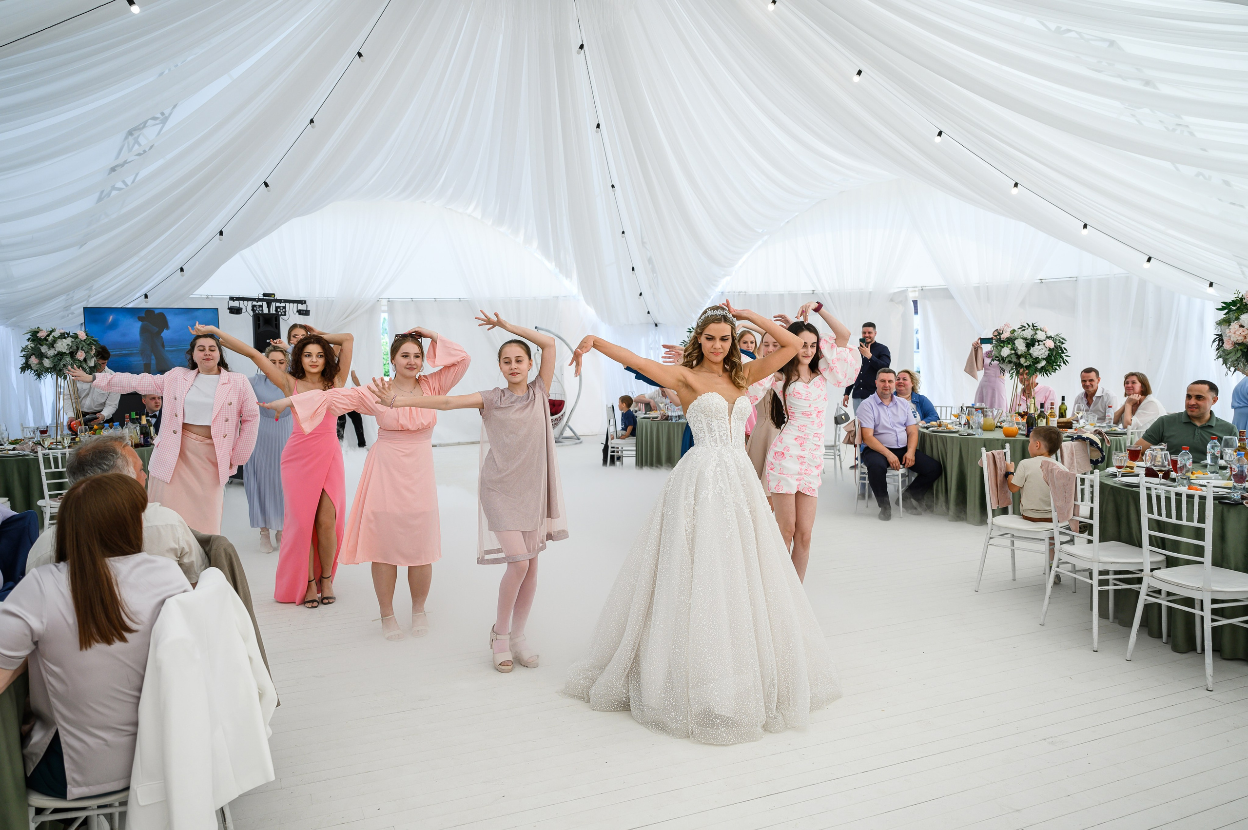 Свадьба шатер Город мастеров — Русская сказка. Свадебный фотограф Москва Юрий Кульман