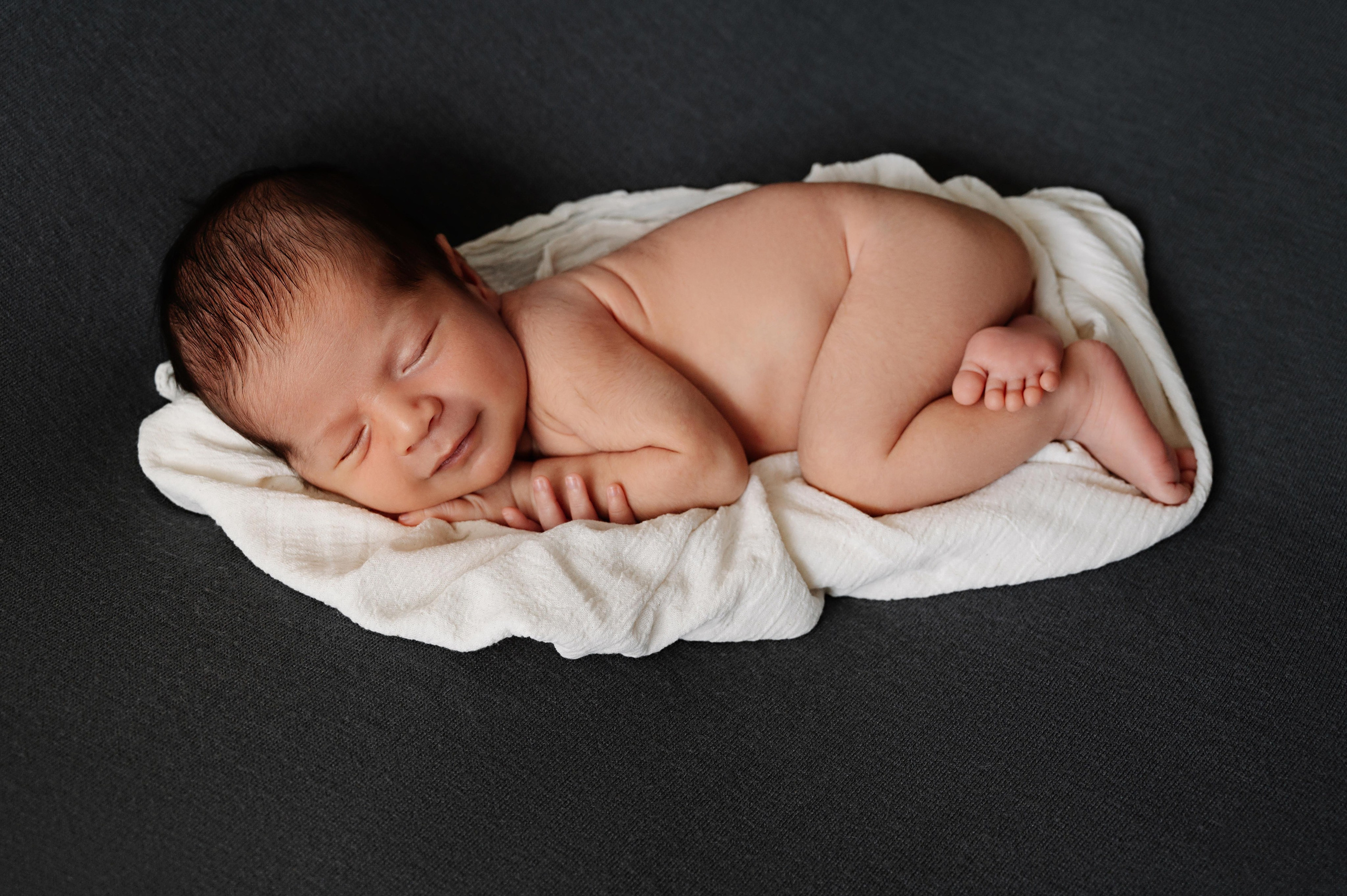 Newborn boy. Фотограф новорожденных малышей в Санкт-Петербурге