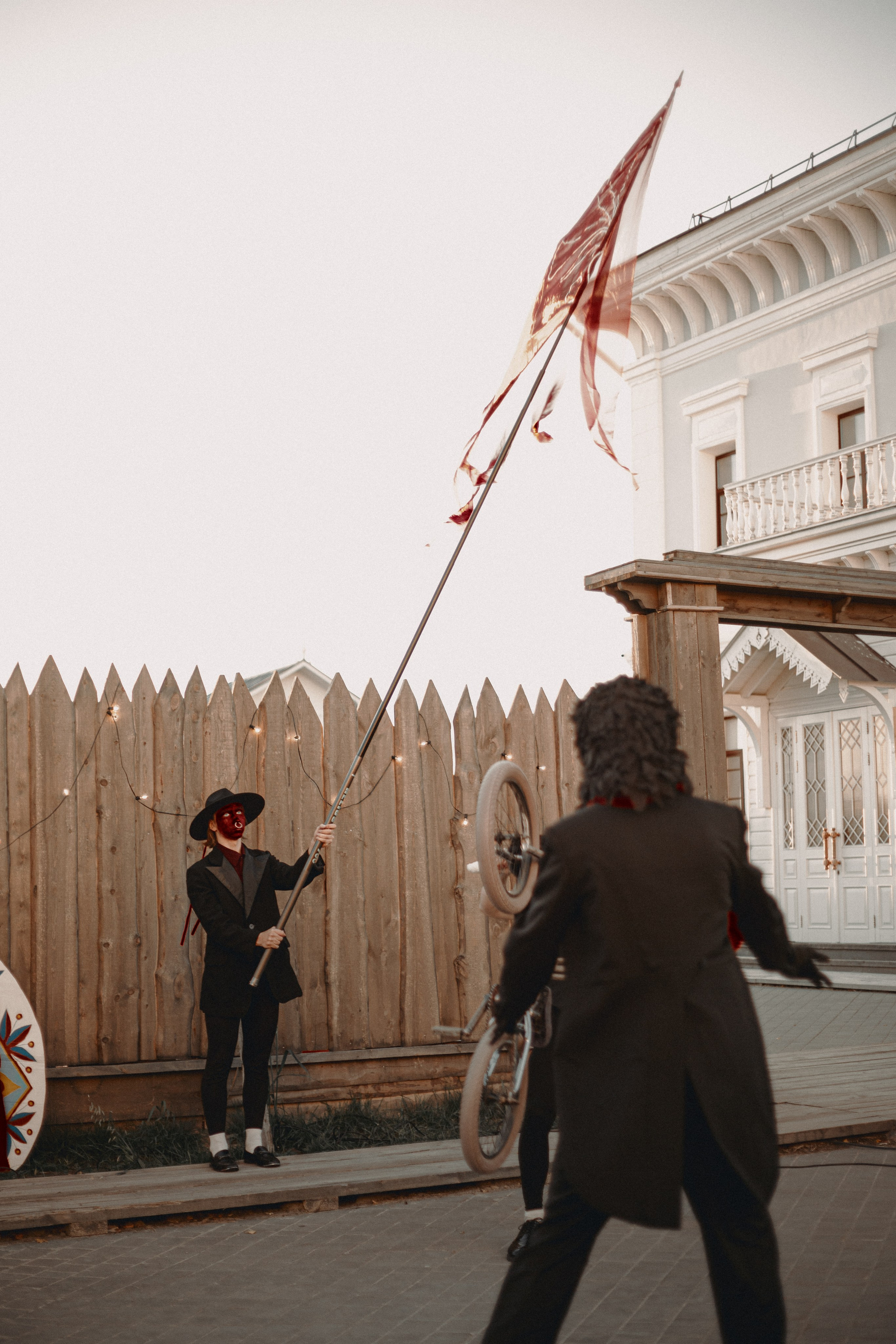 Спектакль «Куриное кабаре» от Свободного молодежного театра | Тобольск. Арт-фотограф Крис Л. в Тобольске: портрет, семейные, свадьбы