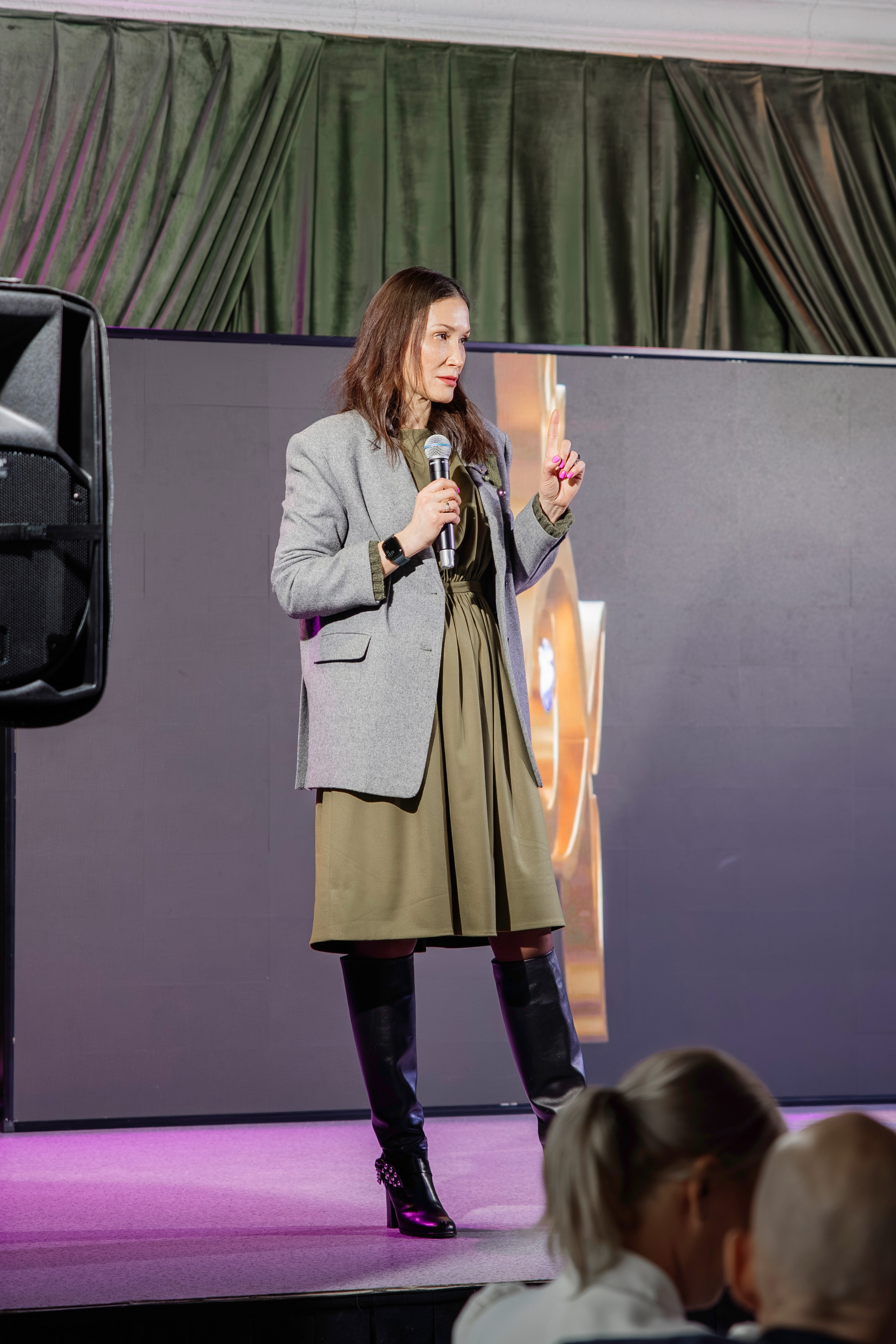 Империя Изобилия — выступления спикеров для предпринимателей. Свадебный фотограф в Иркутске Бобылев Никита