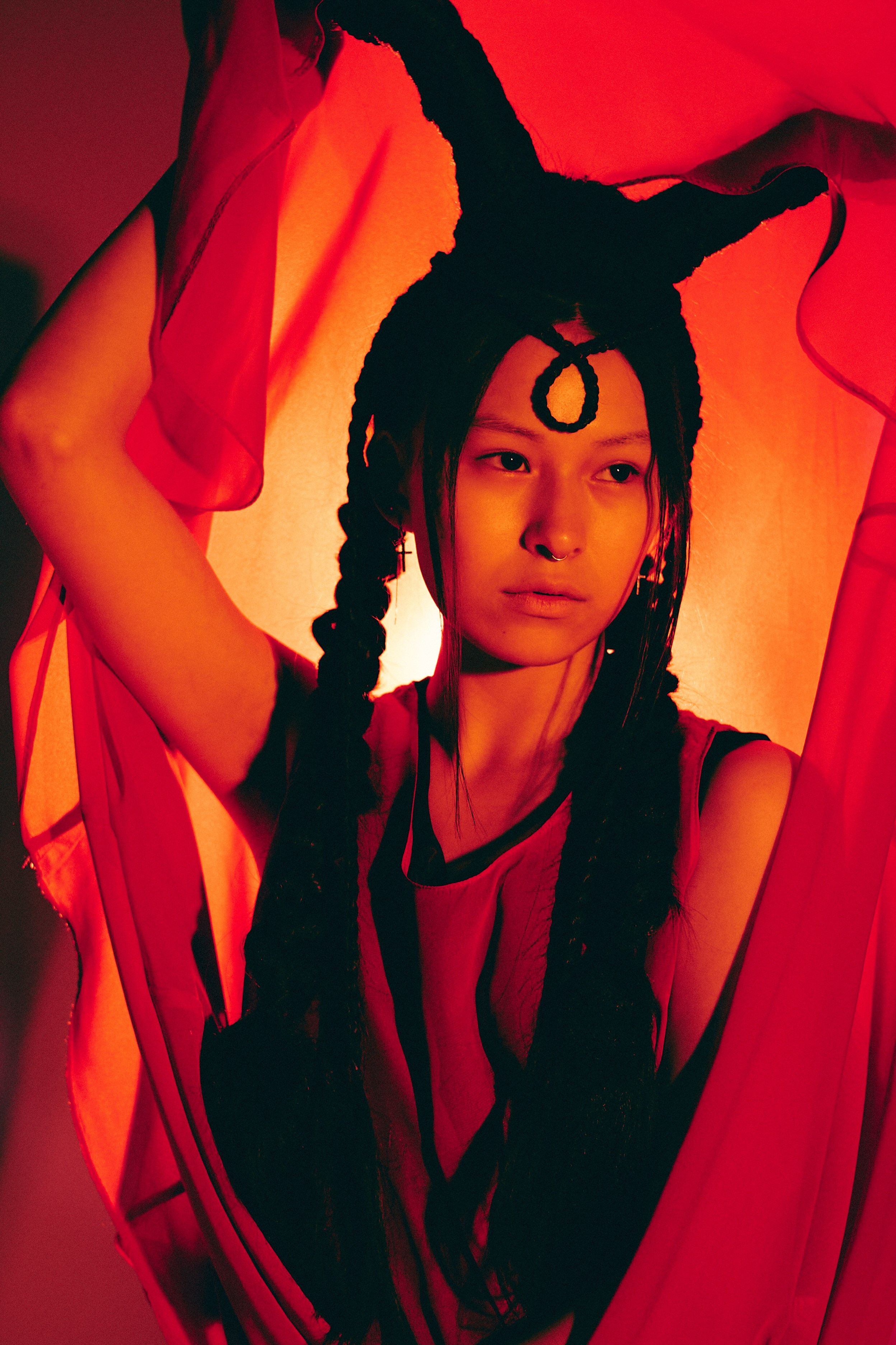 Ника: рогастый демон | Женский портрет | Белов Тимофей, фотограф СПБ. Фотограф Белов Тимофей | Санкт-Петербург | СПБ