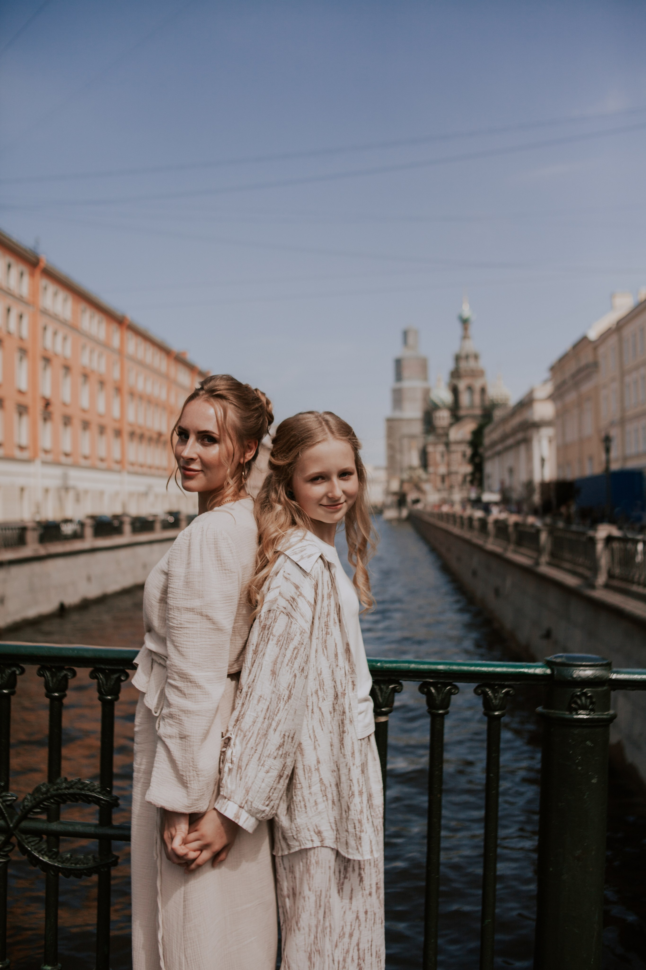 Марина и Милана, прогулка по Петербургу. Семейный фотограф во Всеволожске и Санкт-Петербурге Юлия Капустина
