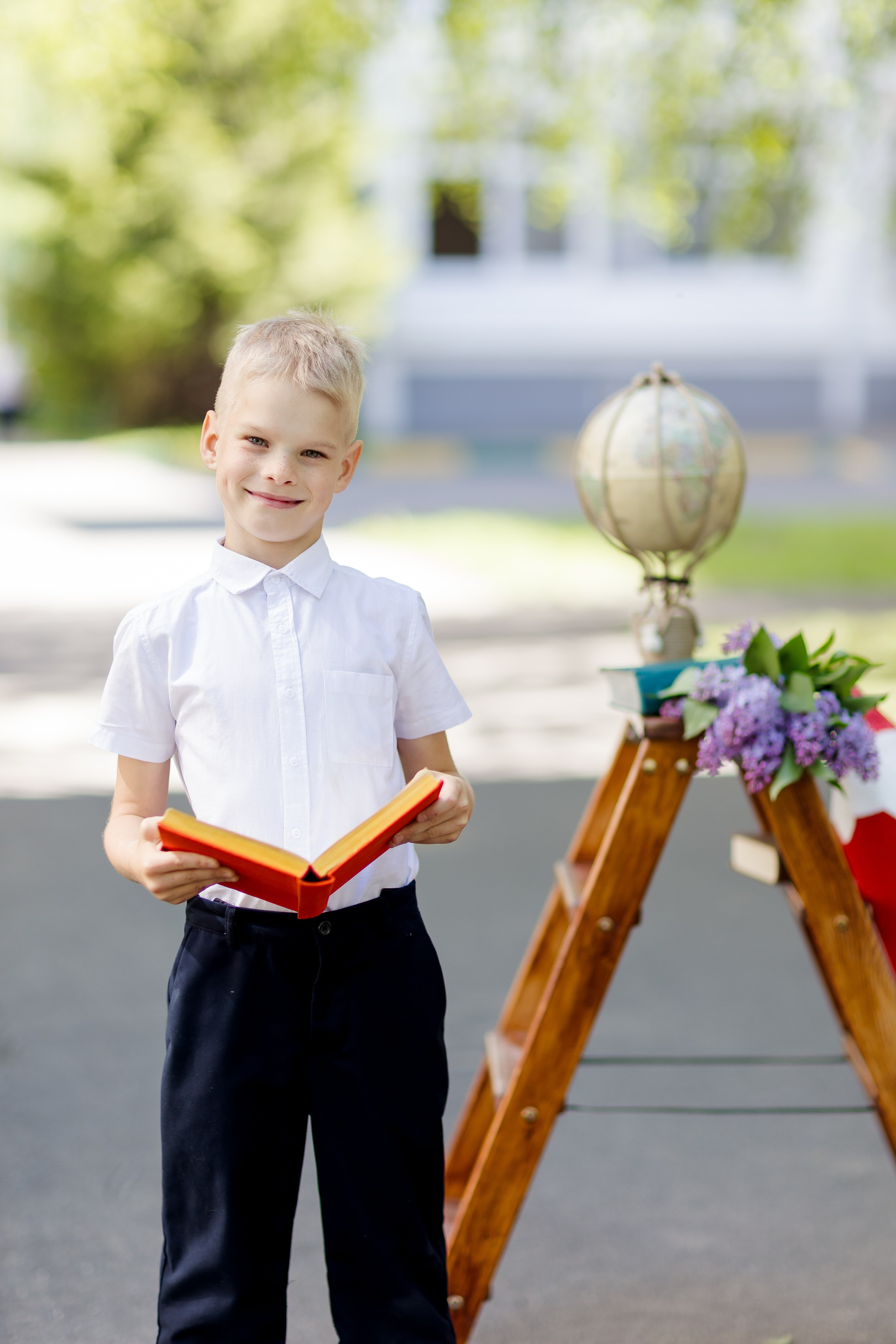 Весенняя съемка в начальной школе для первоклашек. Выпускные альбомы в Зеленограде и Москве
