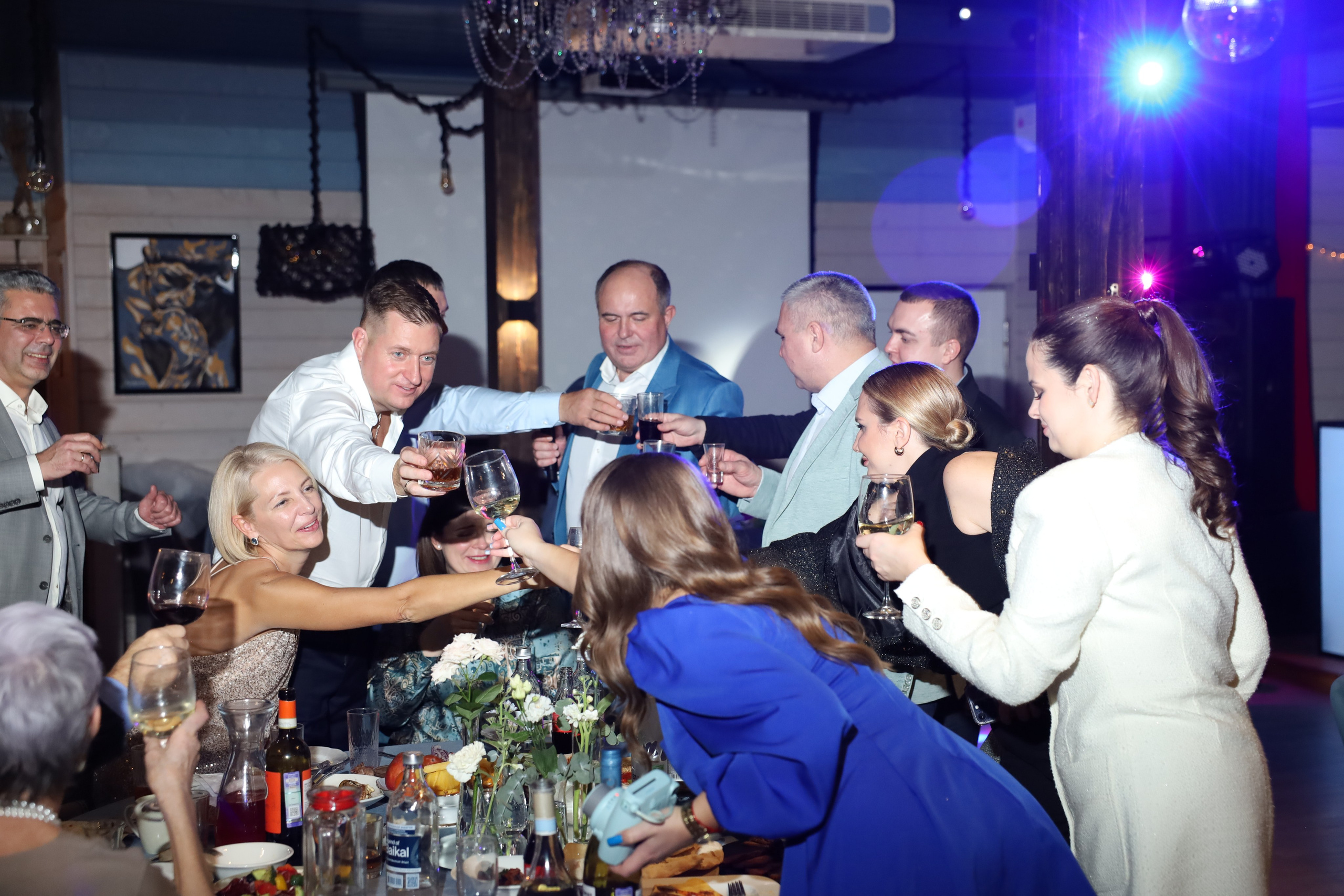 𝒜𝓇𝓉𝑒𝓂 & 𝐿𝓎𝓊𝓈𝓎𝒶 (𝓇𝑒𝓈𝓉𝒶𝓊𝓇𝒶𝓃𝓉). 𝑀𝑜𝓈𝒸𝑜𝓌. Свадебный фотограф в Санкт-Петербурге