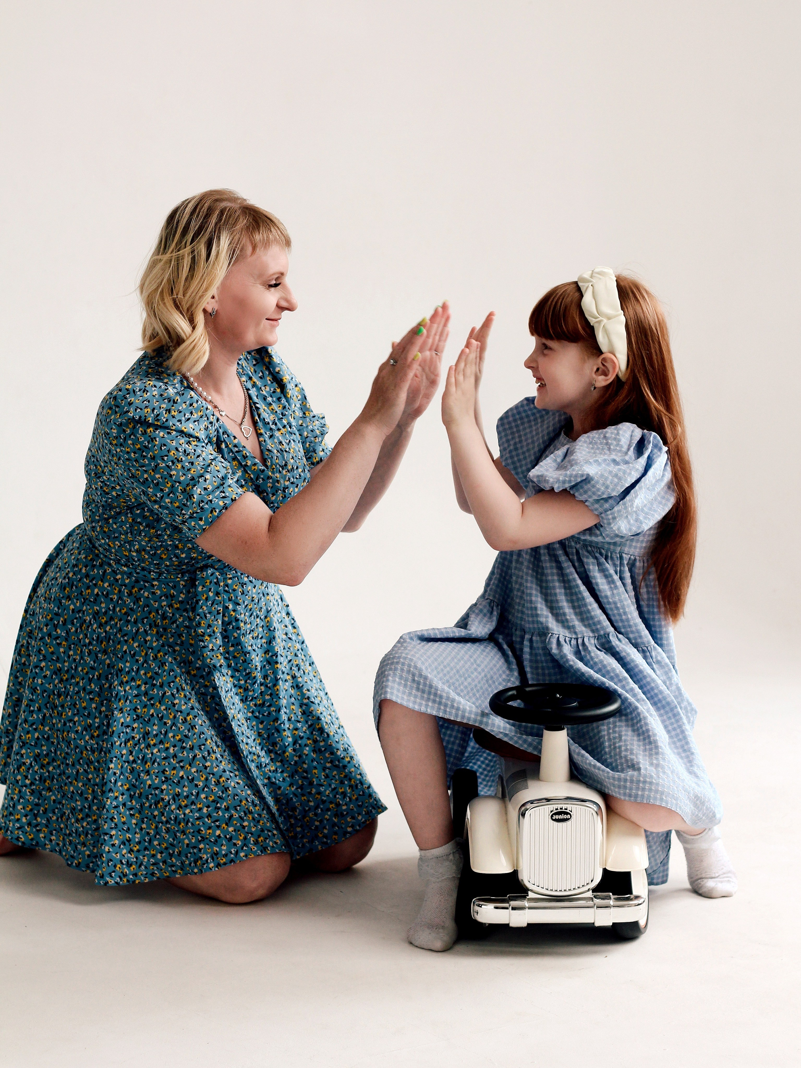 С пионами. Photography Eva