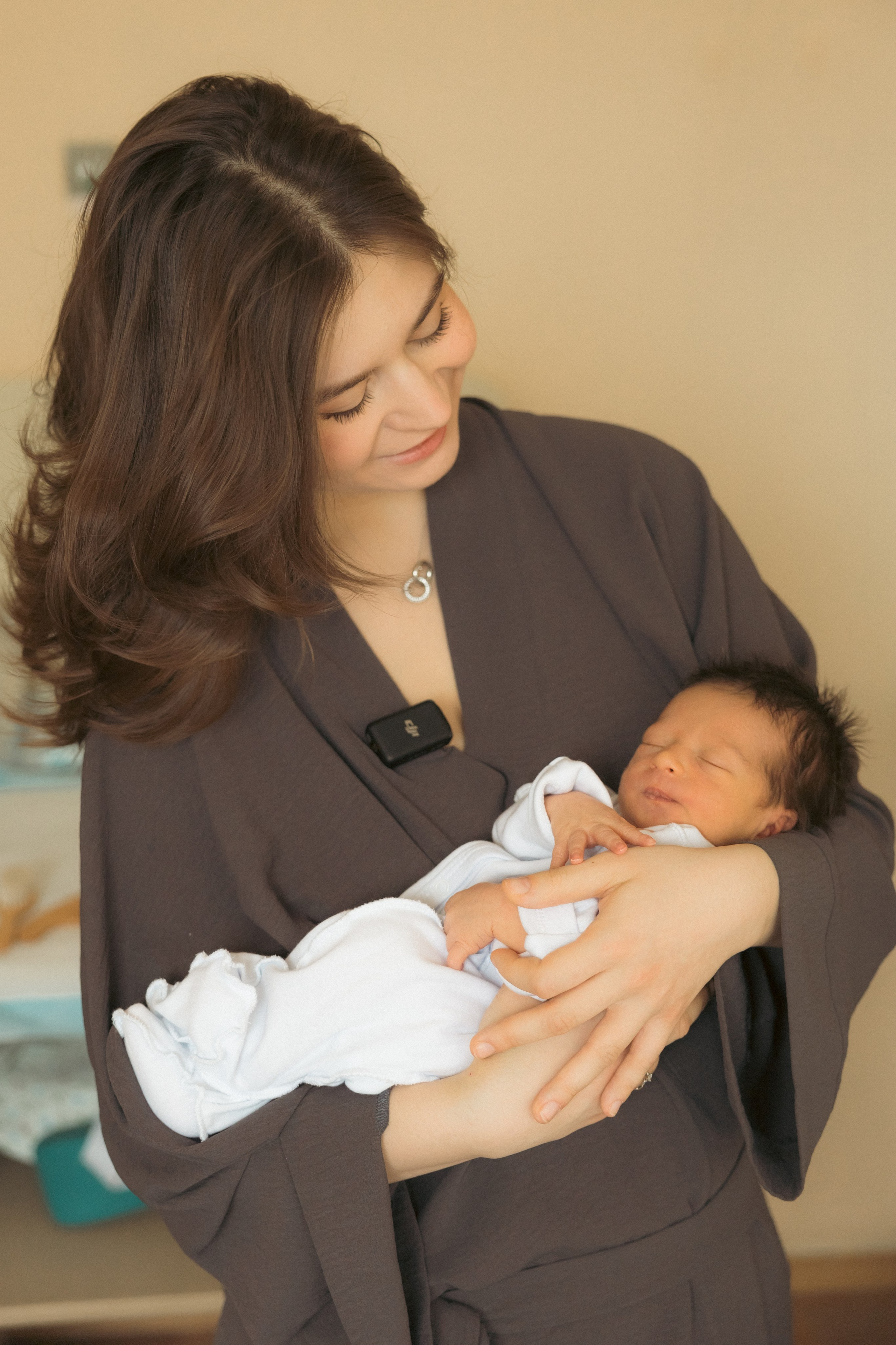 Фото выписки — заказать фотографа на выписку из роддома в Москве. Фотографы на роды в Москве. Фото и видео родов. Фотопроект «Продолжение рода»