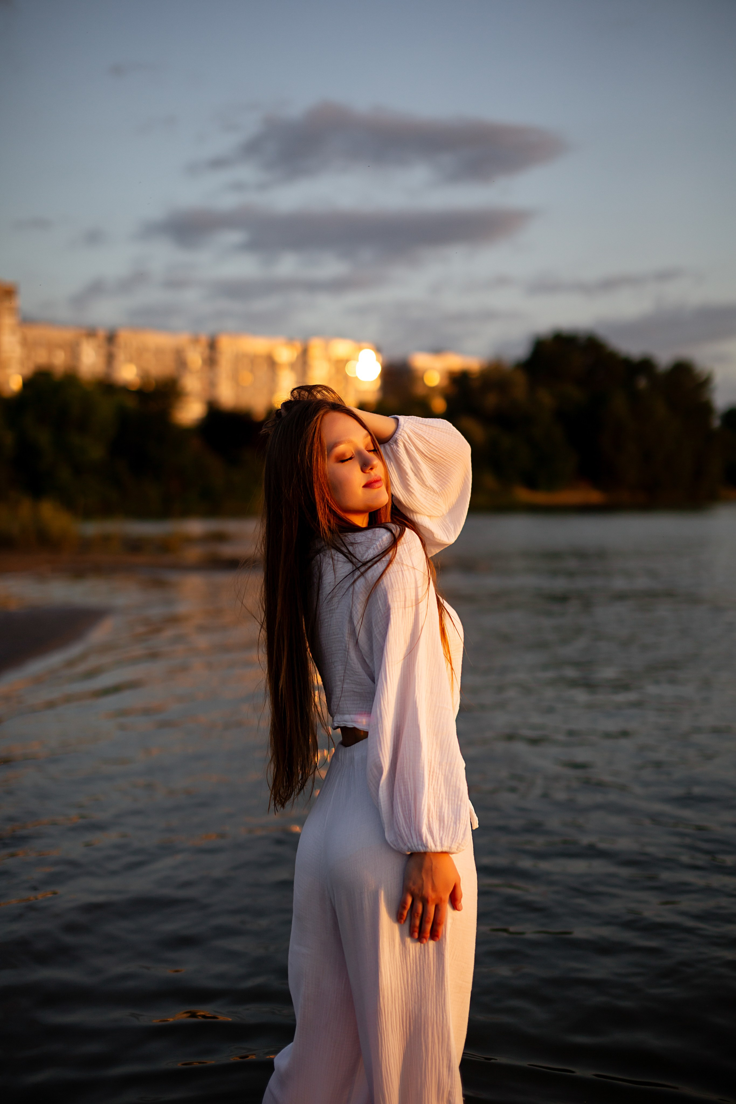 У воды. Https://malovafoto.ru