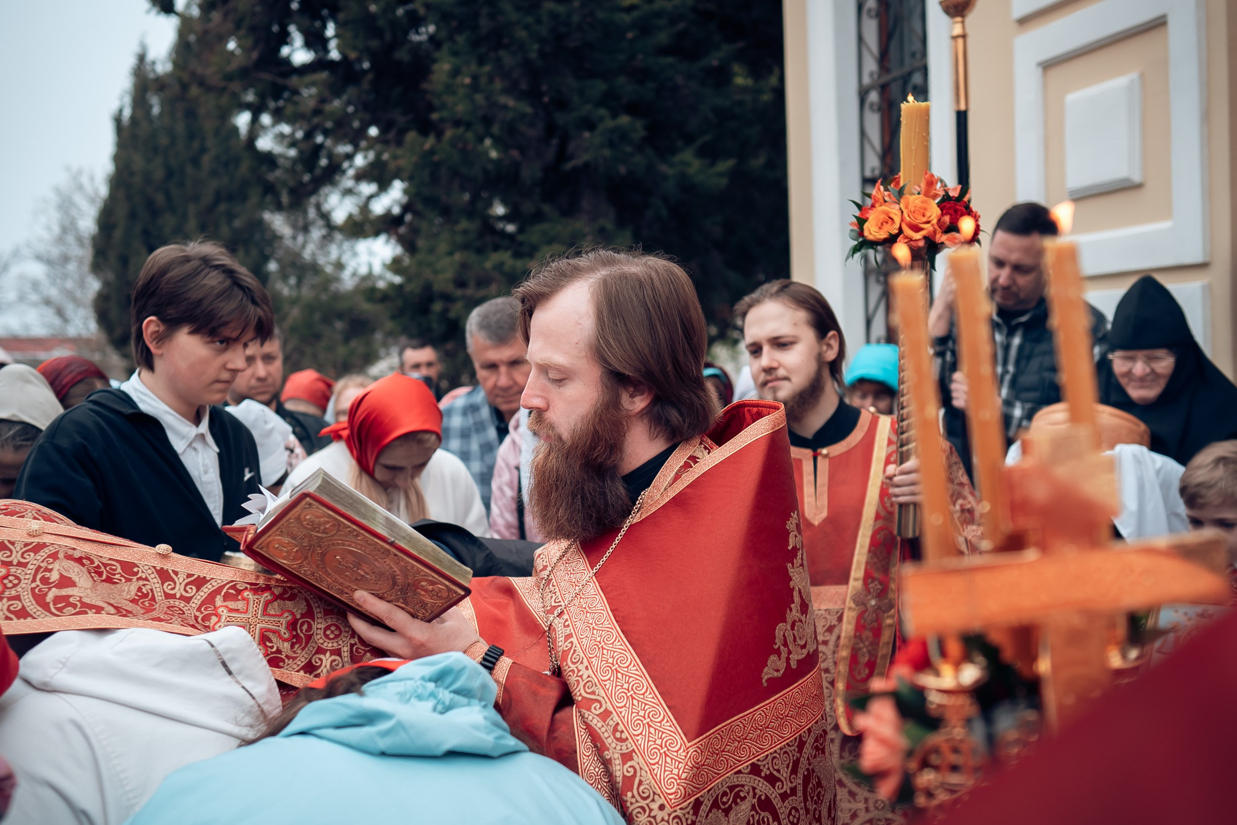 Богослужение на Светлой седмице в Херсонесском монастыре г. Севастополь. Церковный фотограф Севастополь