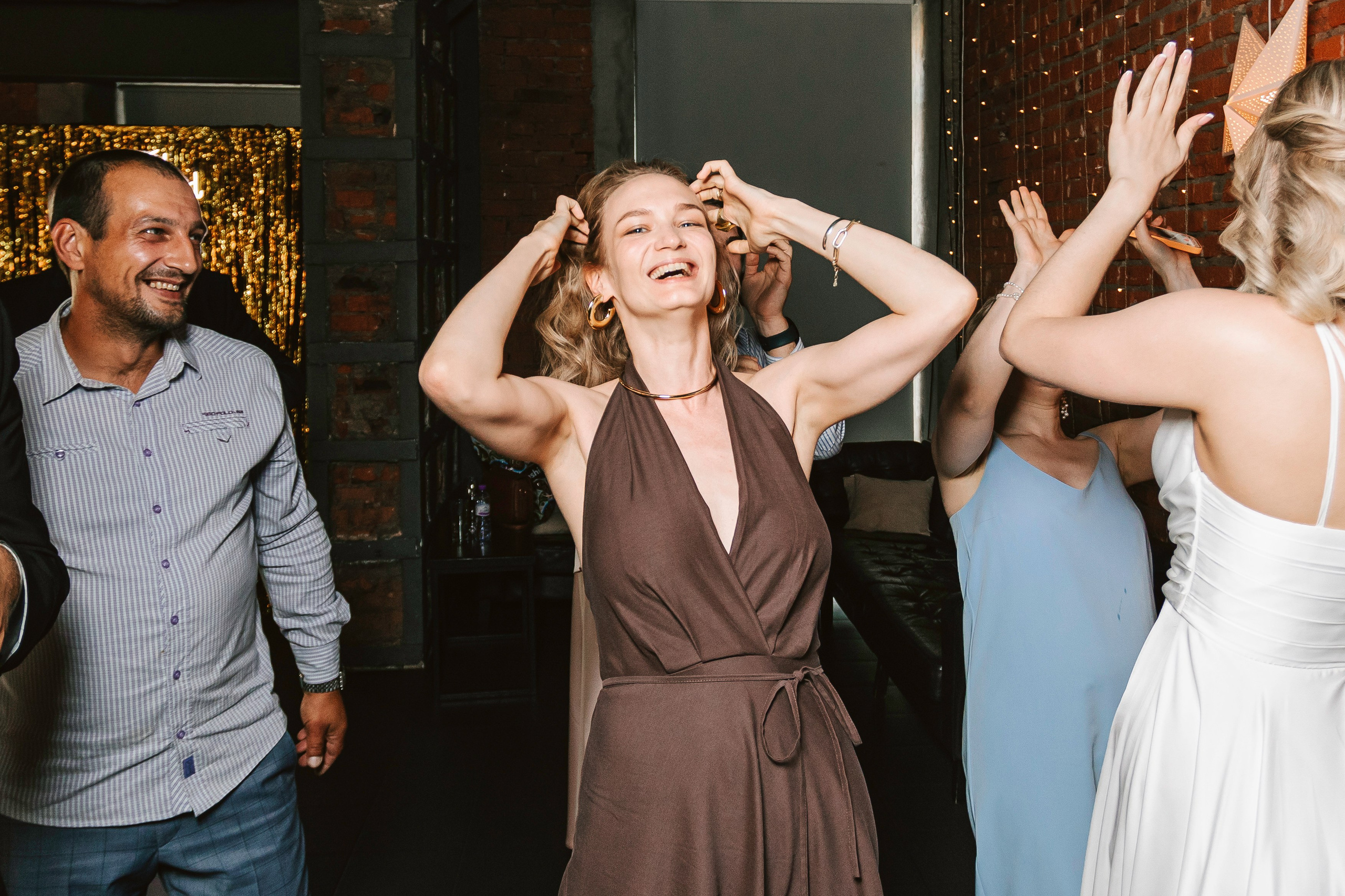 С ЛЮБОВЬЮ, ТИНДЕР