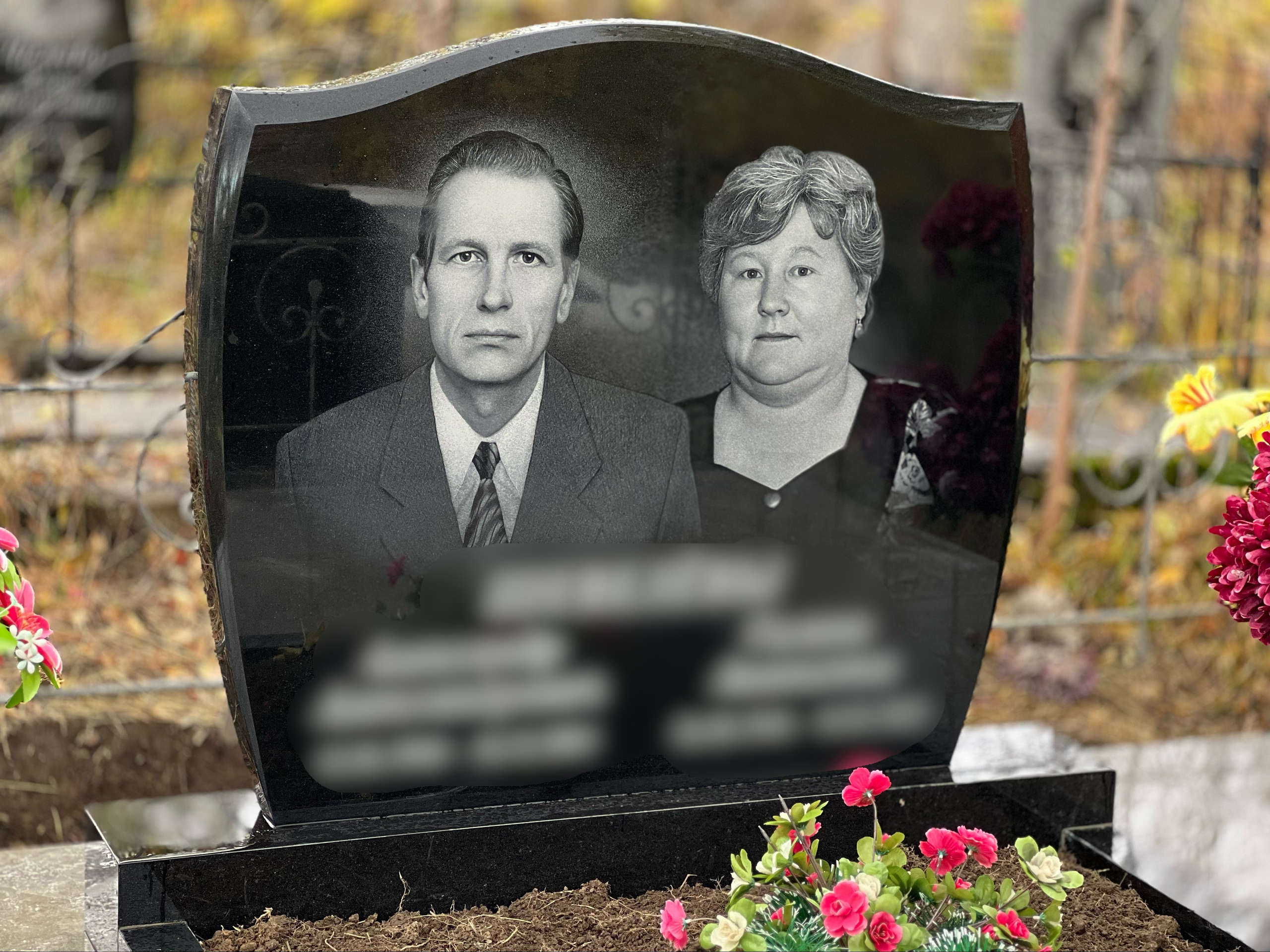 Гравировка от наших художников. ГРАНИТ26 Ритуальные услуги Железногорск. Благоустройство могил, продажа памятников