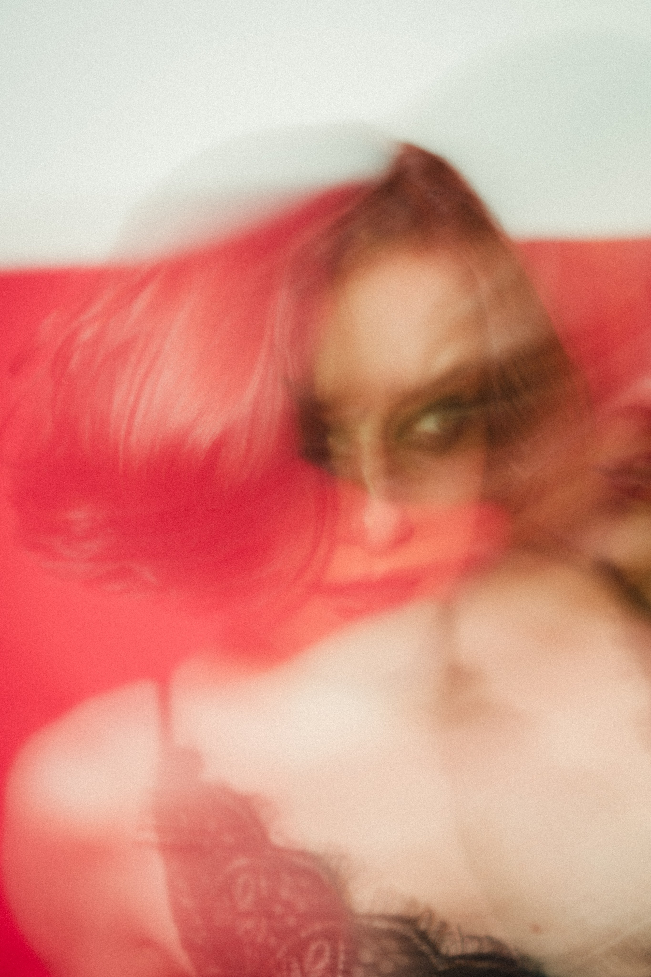 Des millions pour vos bombes des miettes pour nos vies. Фотограф Париж / Photographer Paris