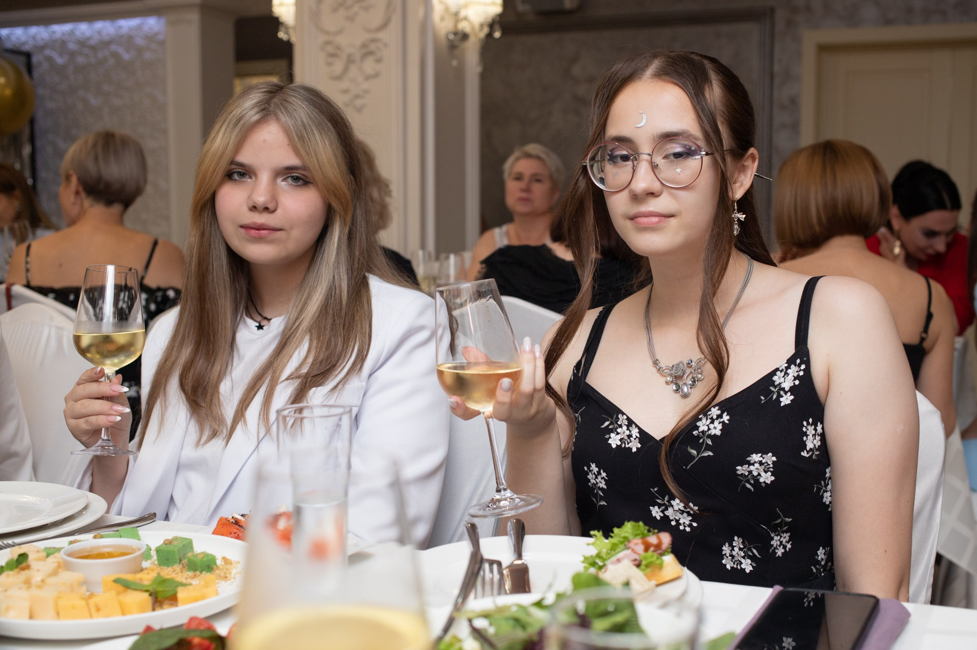 Выпускной 9-й класс. Репортажный, промышленный и маркетплейс-фотограф Дмитрий Чернат