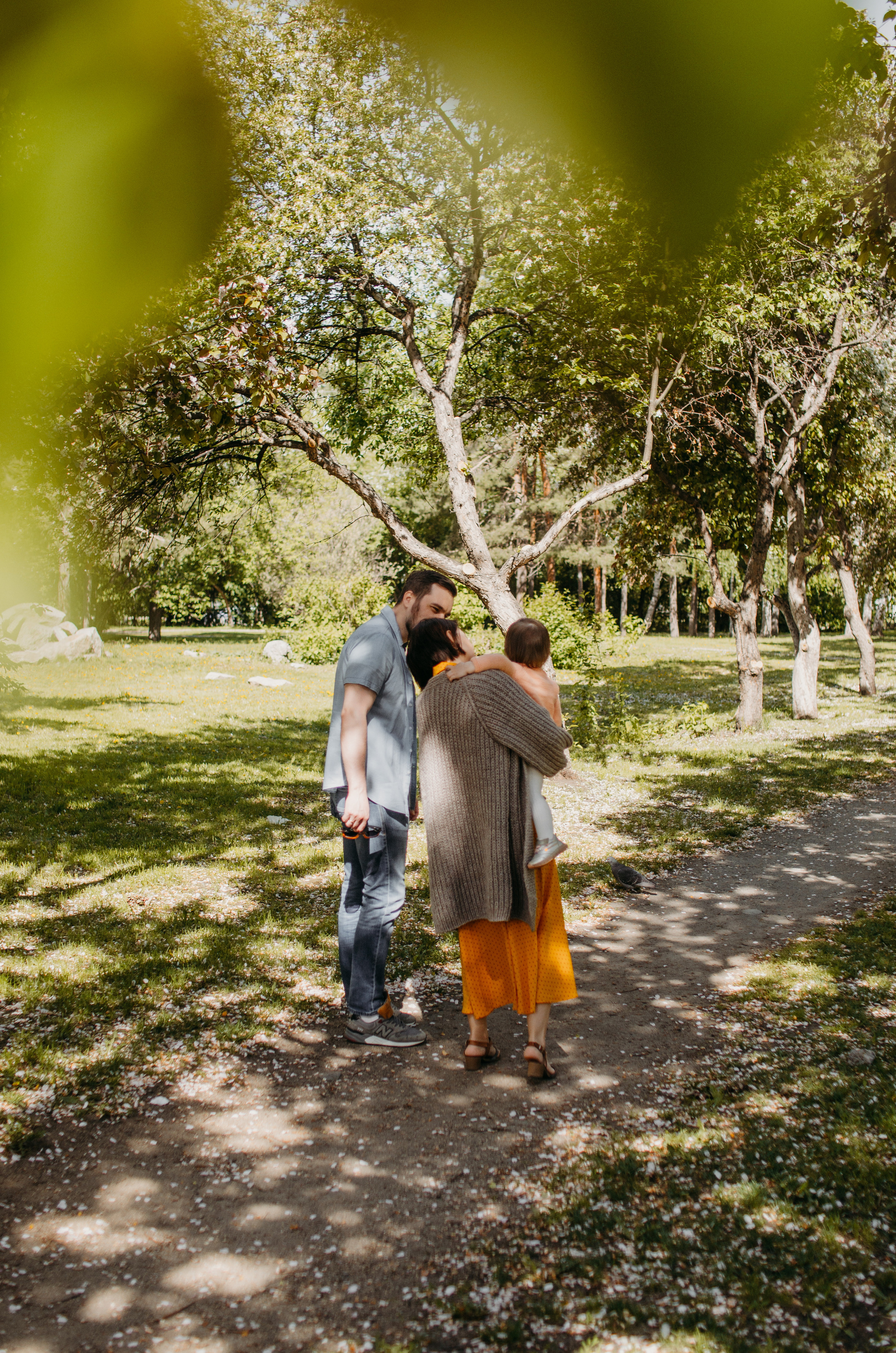 «Смотри, Поля, дождь из цветочков.». Семейный фотограф в Екатеринбурге Всеволод и Марина Пономаревы