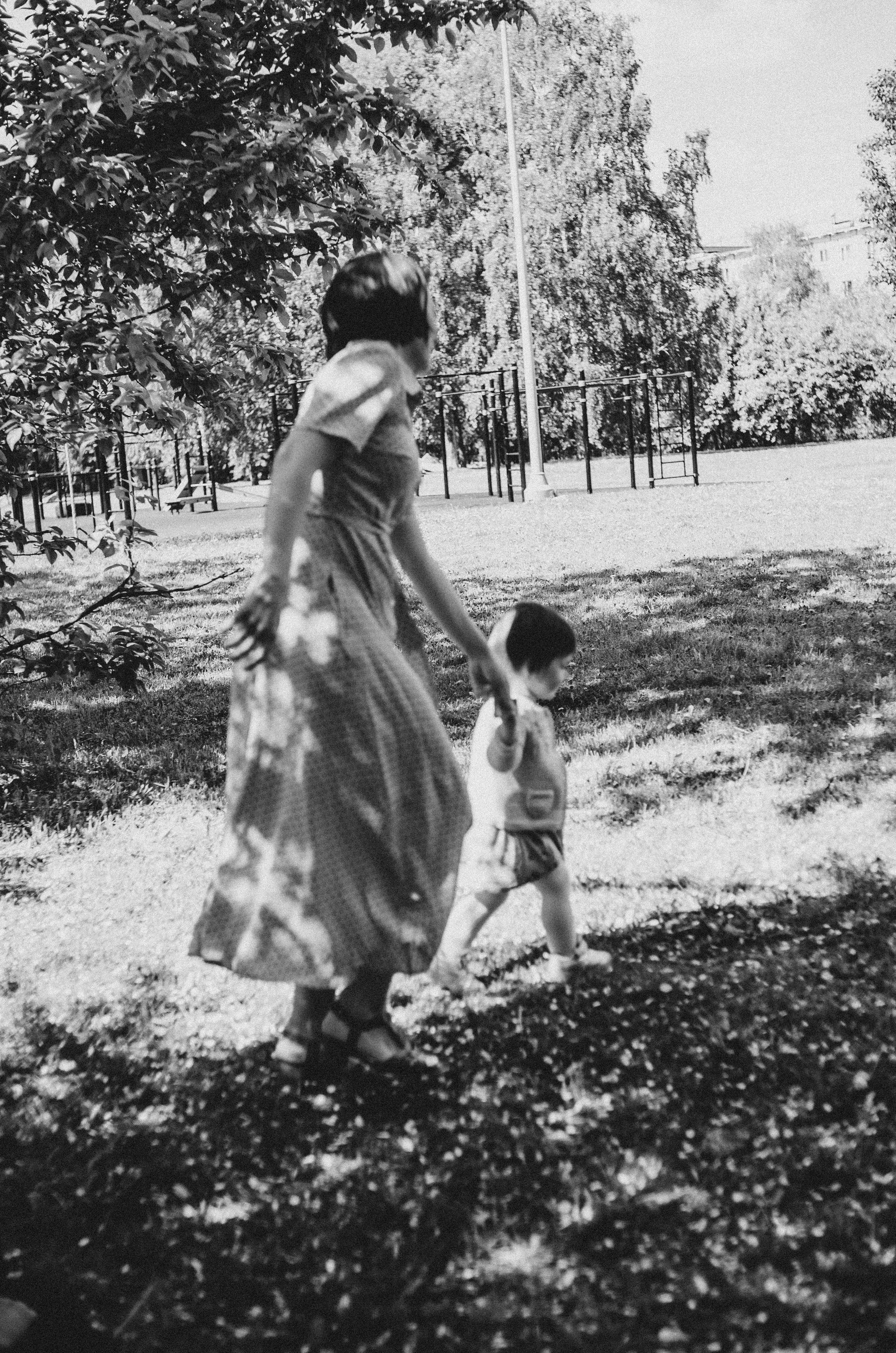 «Смотри, Поля, дождь из цветочков.». Семейный фотограф в Екатеринбурге Всеволод и Марина Пономаревы