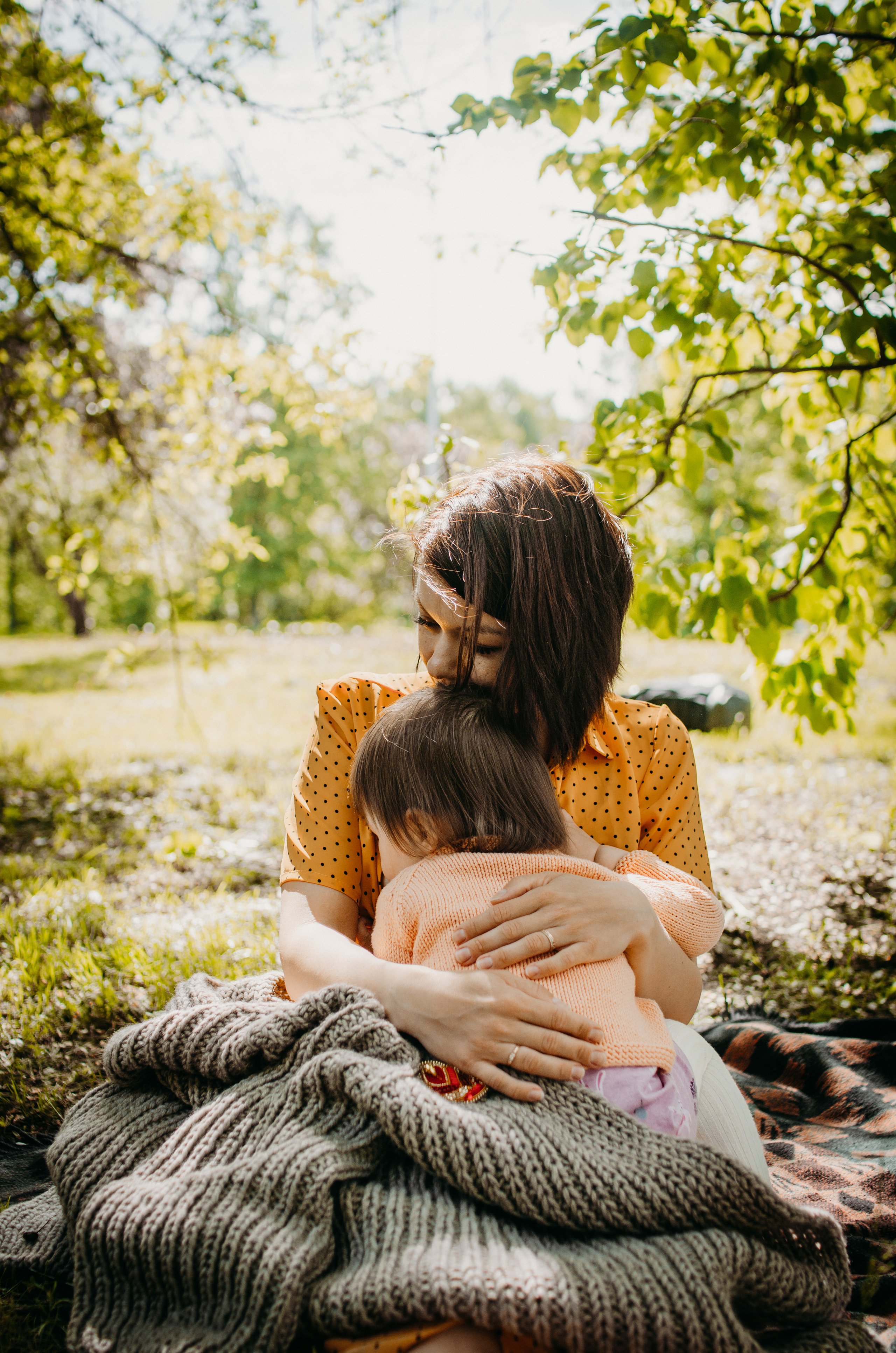 «Смотри, Поля, дождь из цветочков.». Семейный фотограф в Екатеринбурге Всеволод и Марина Пономаревы