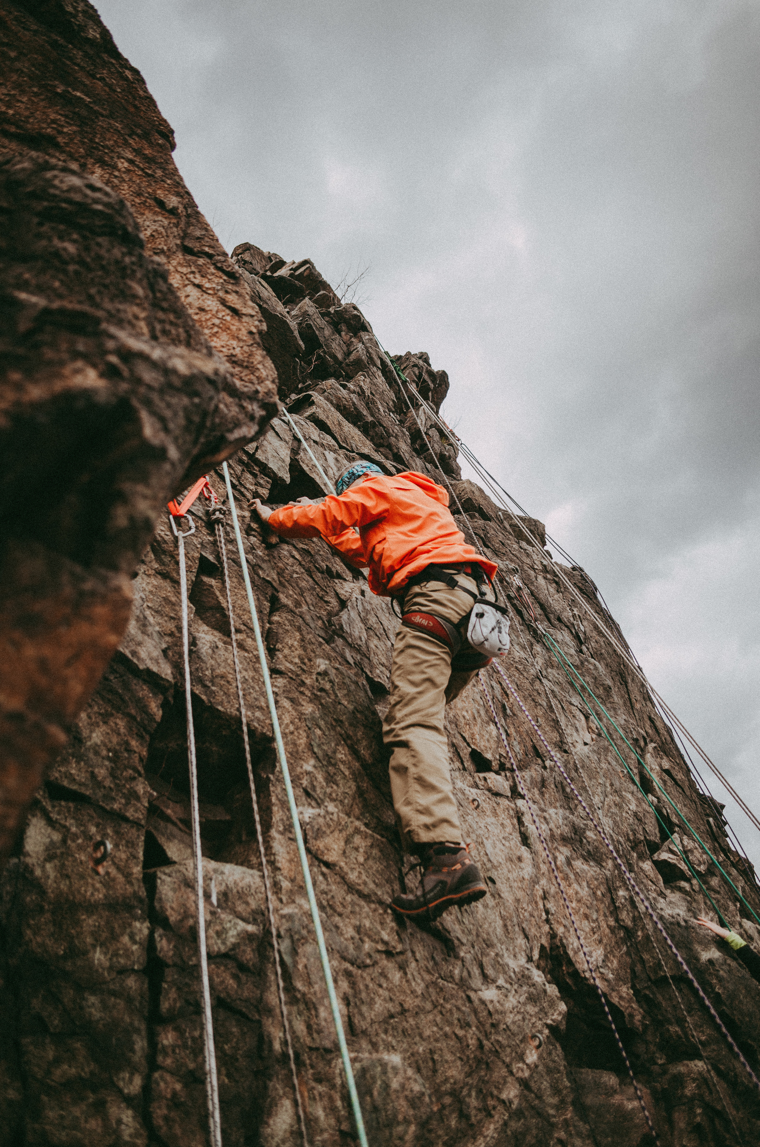 Скальная тренировка. 24 апрель, 2022. Семейный фотограф в Екатеринбурге Всеволод и Марина Пономаревы