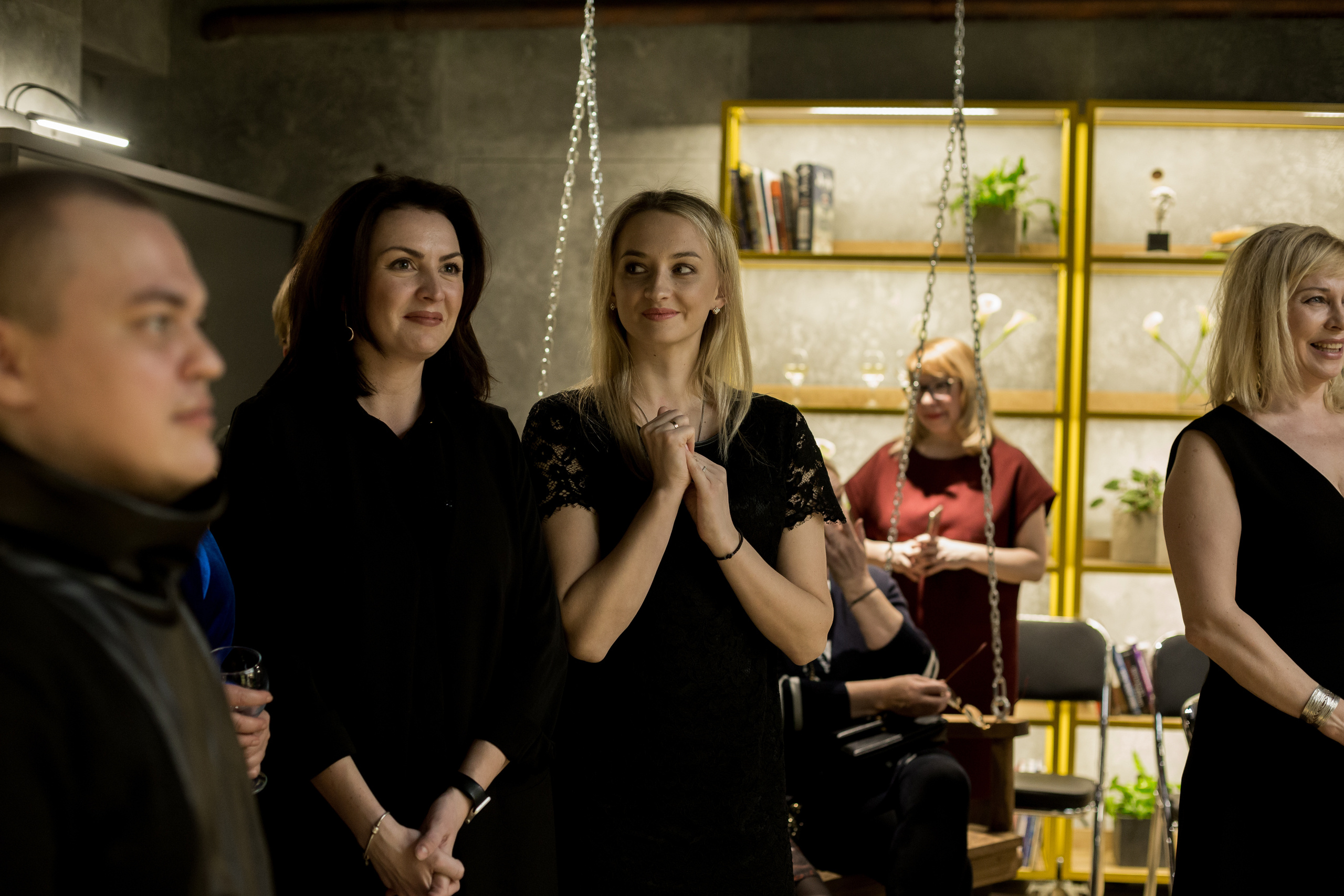 Authentica club party. Fotograf u Crnoj Gori-porodično fotografisanje sa djecom, lovestory, nekretnine