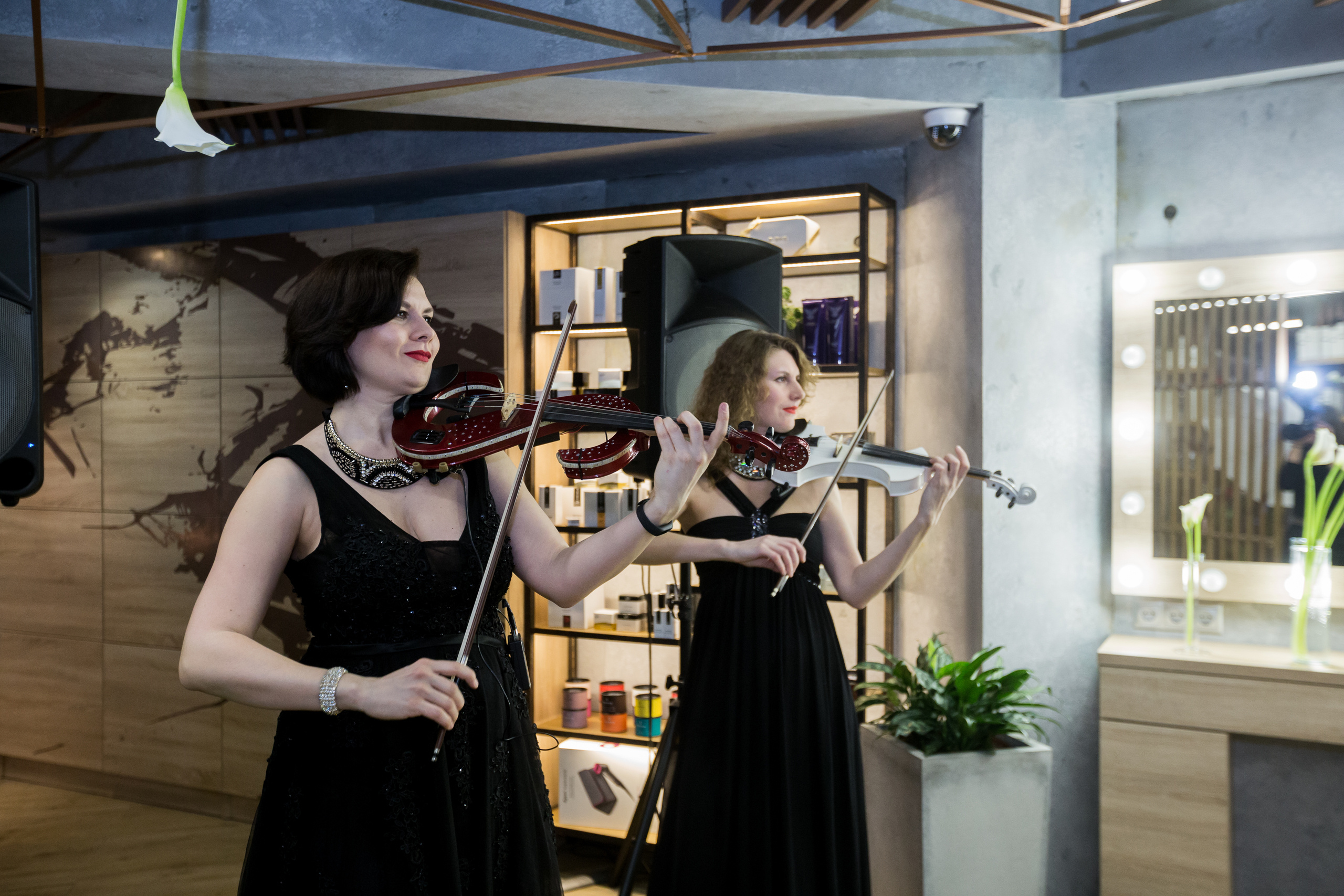 Authentica club party. Fotograf u Crnoj Gori-porodično fotografisanje sa djecom, lovestory, nekretnine