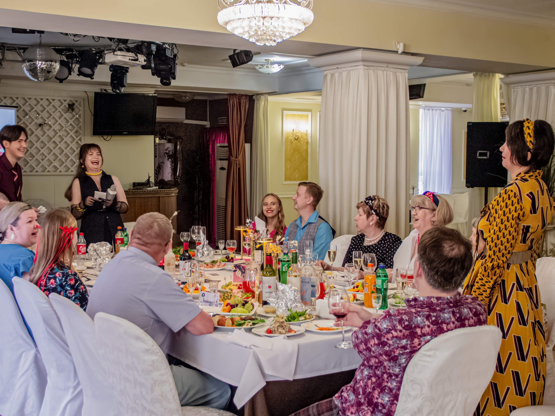 Report: в ресторане. Фотограф в Перми Любовь Огородова | Авторские туры