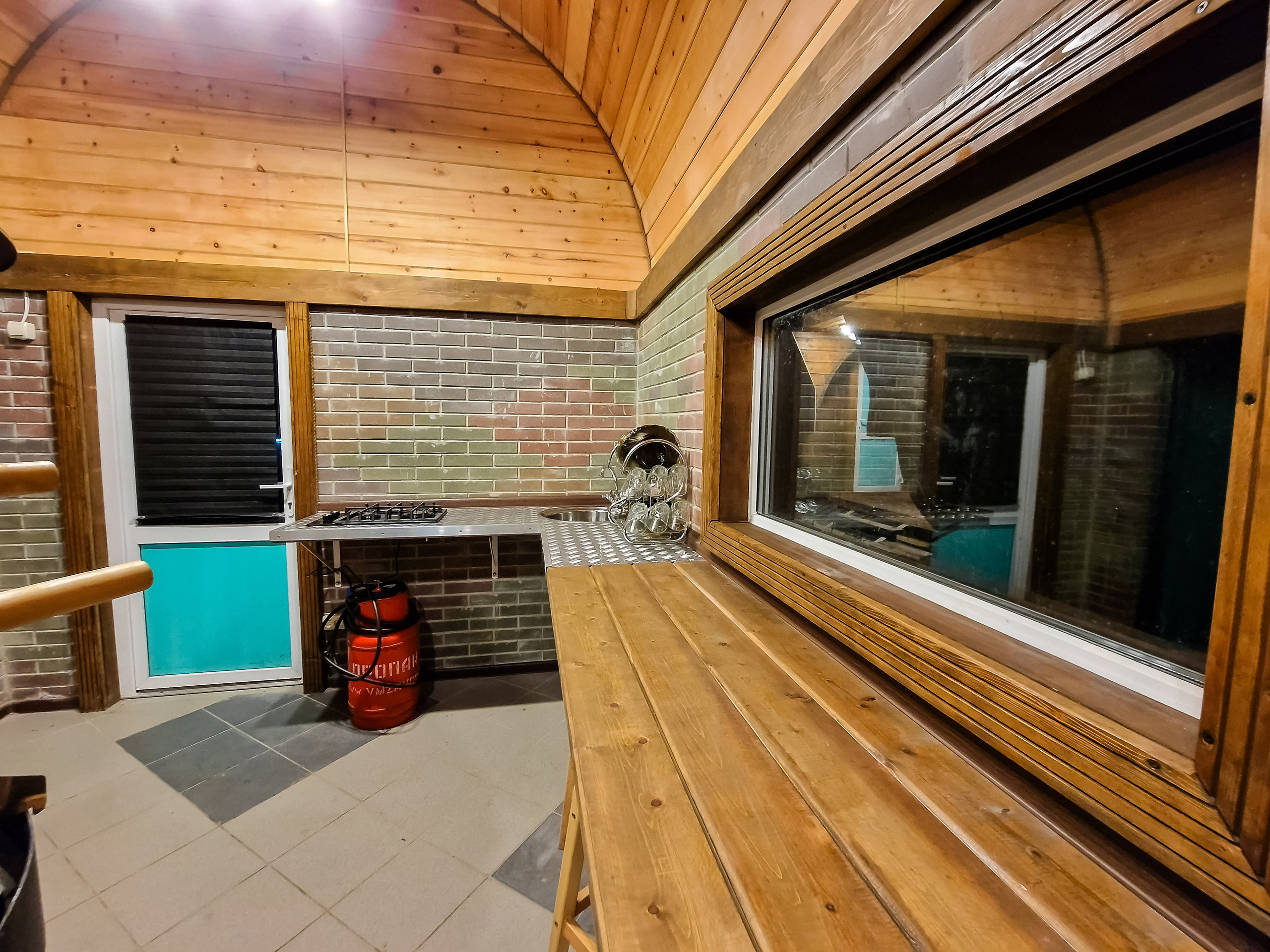 Новый гриль-домик. База на острове. Туристическая база отдыха «Островная» о Недоразумения