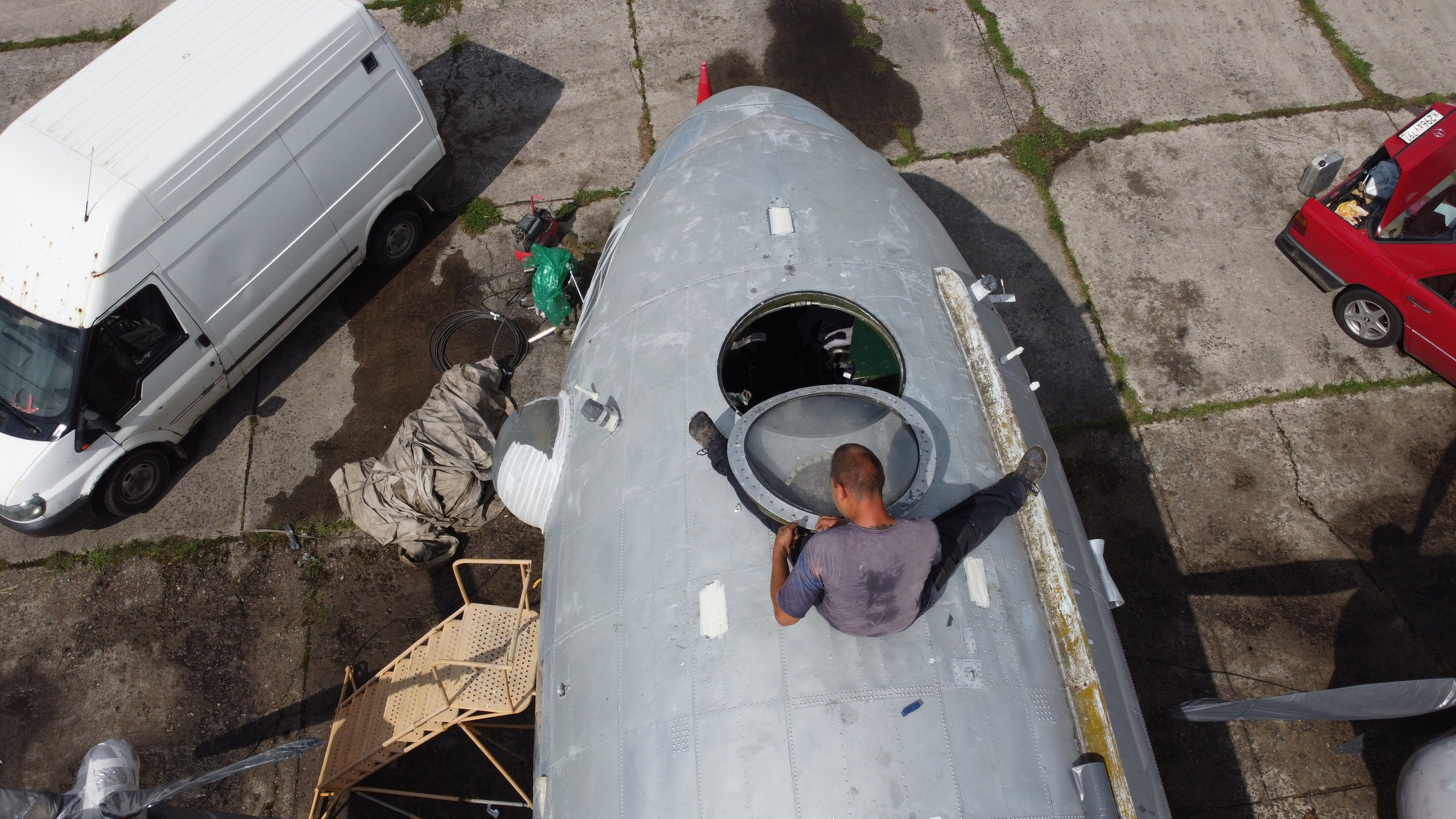 Ил-14Т «Голубая Мечта» — смывка краски (2021 г.). Фотоальбом показывающий увлекательный мир авиации и мир медведей Андрея Иванова