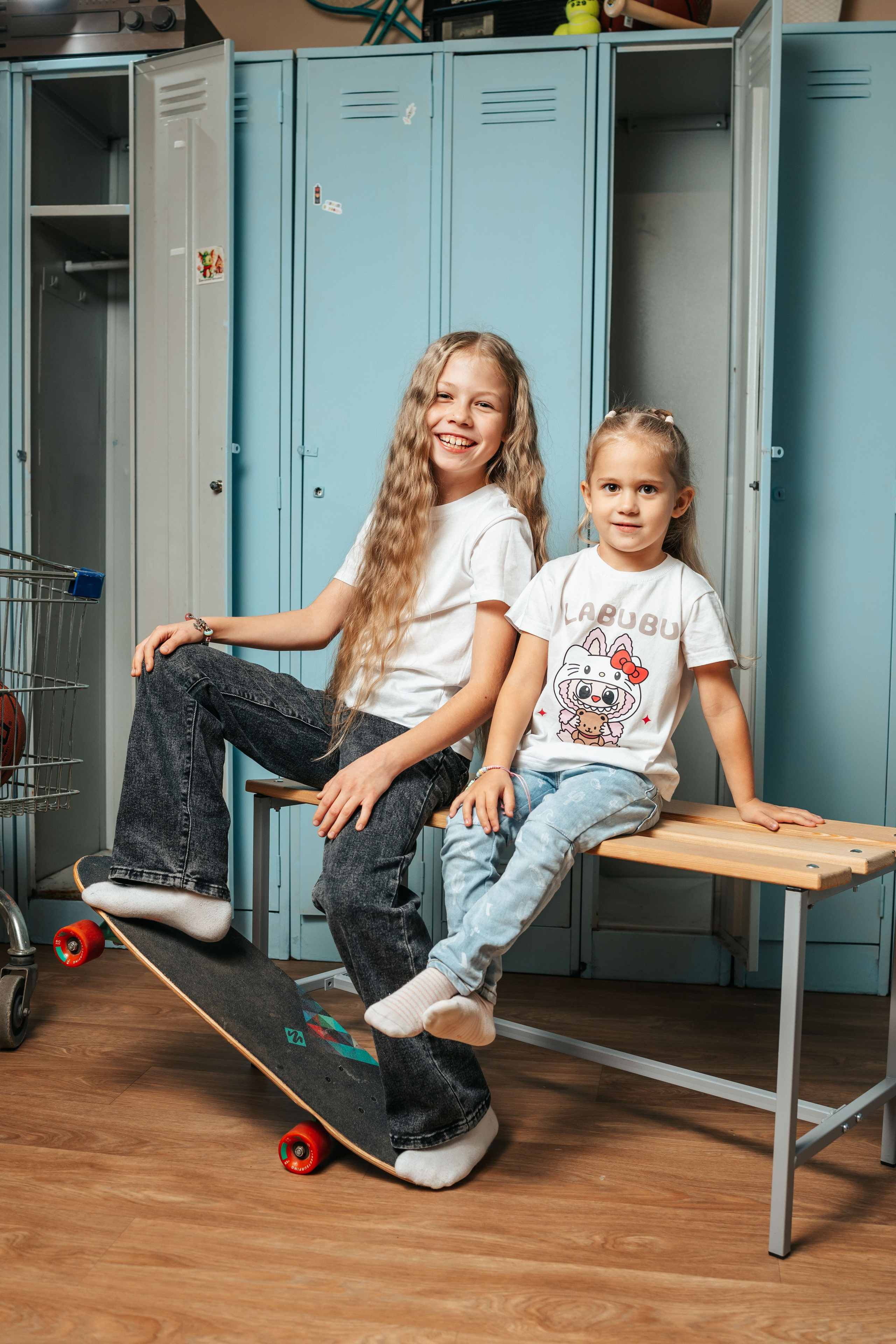 Студия школьной фотографии. Фотостудия выпускных альбомов в Твери. Студия школьной фотографии в Твери. Выпускные альбомы в Твери