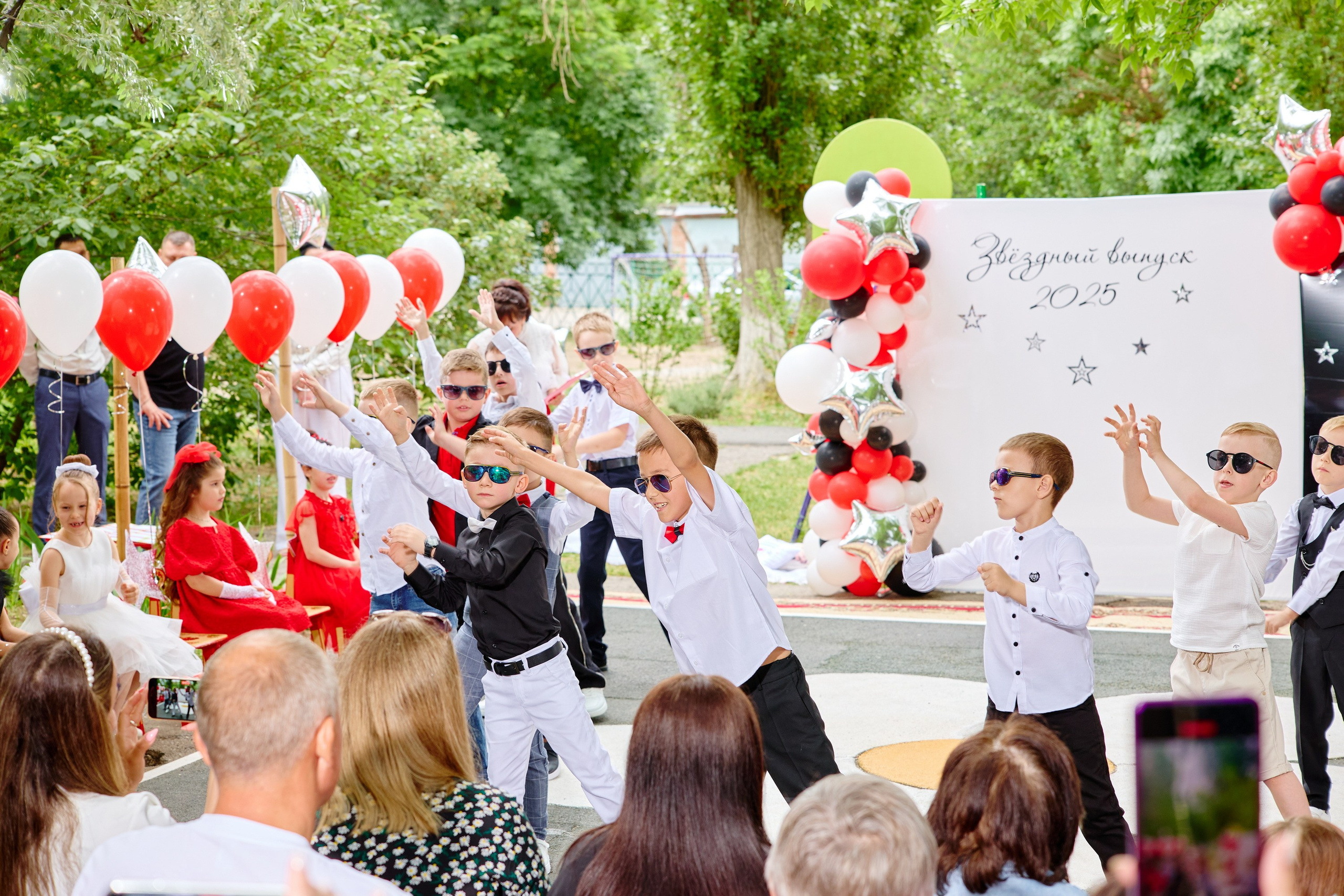 Выпускной 45 сад. Фотограф Выпускные альбомы Таганрог Сергей Коробченко