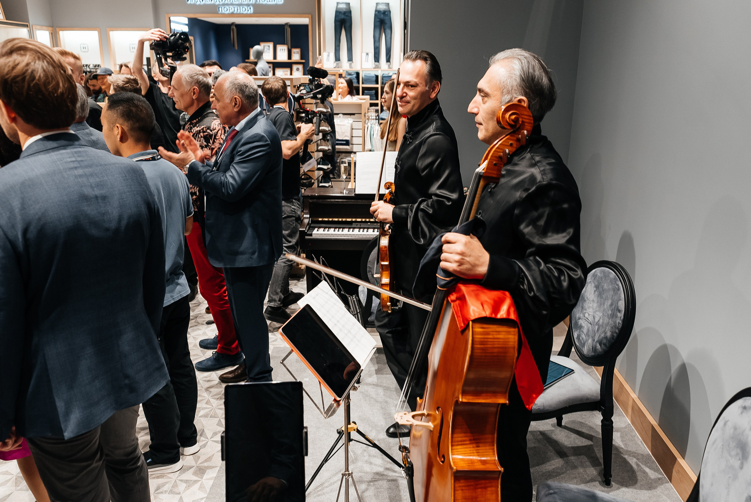 Henderson. Павел Краснов — Свадебный и репортажный фотограф в Москве