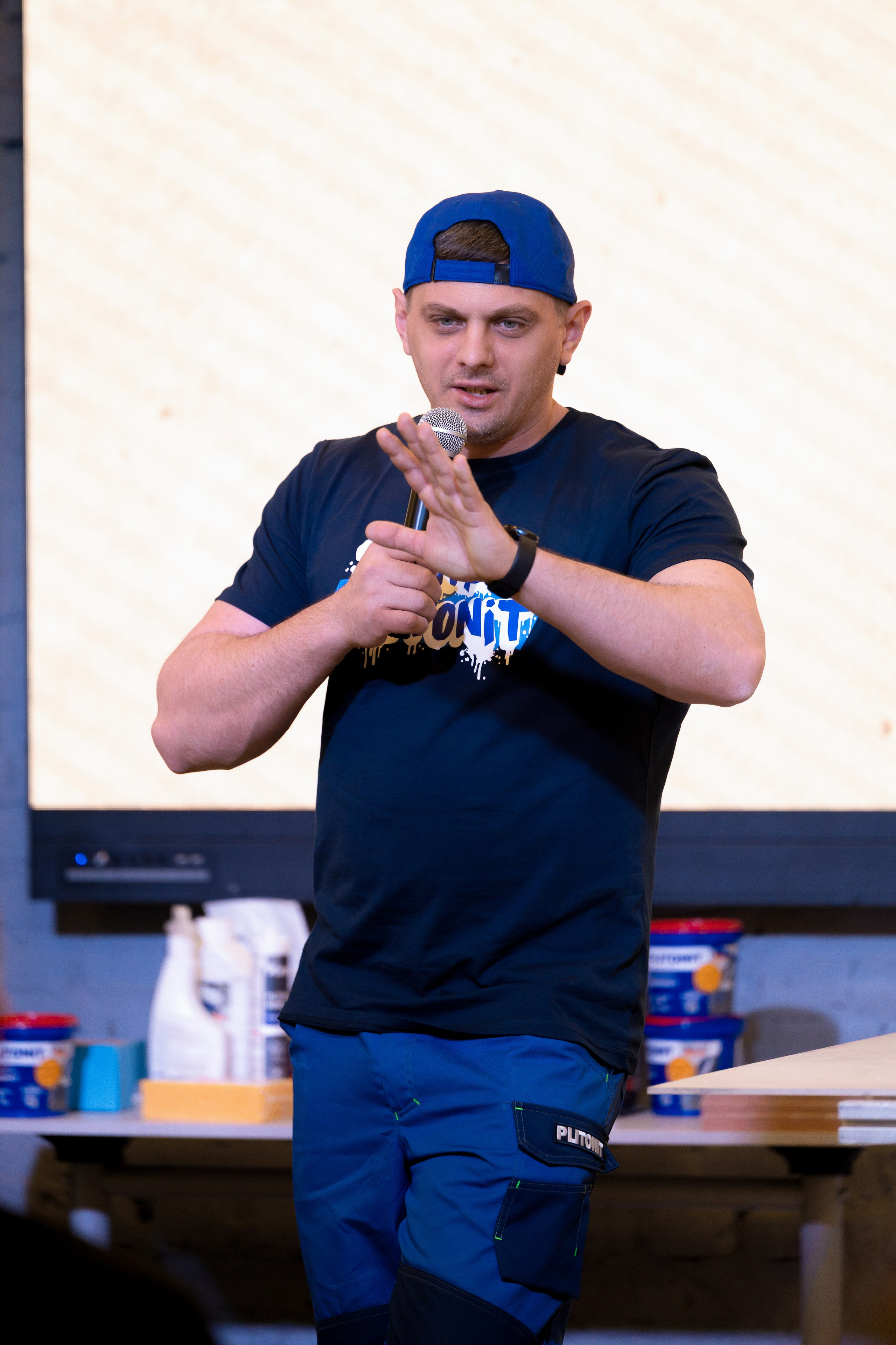 Форум от компании строительных материалов «Plitonit». Репортажный фотограф