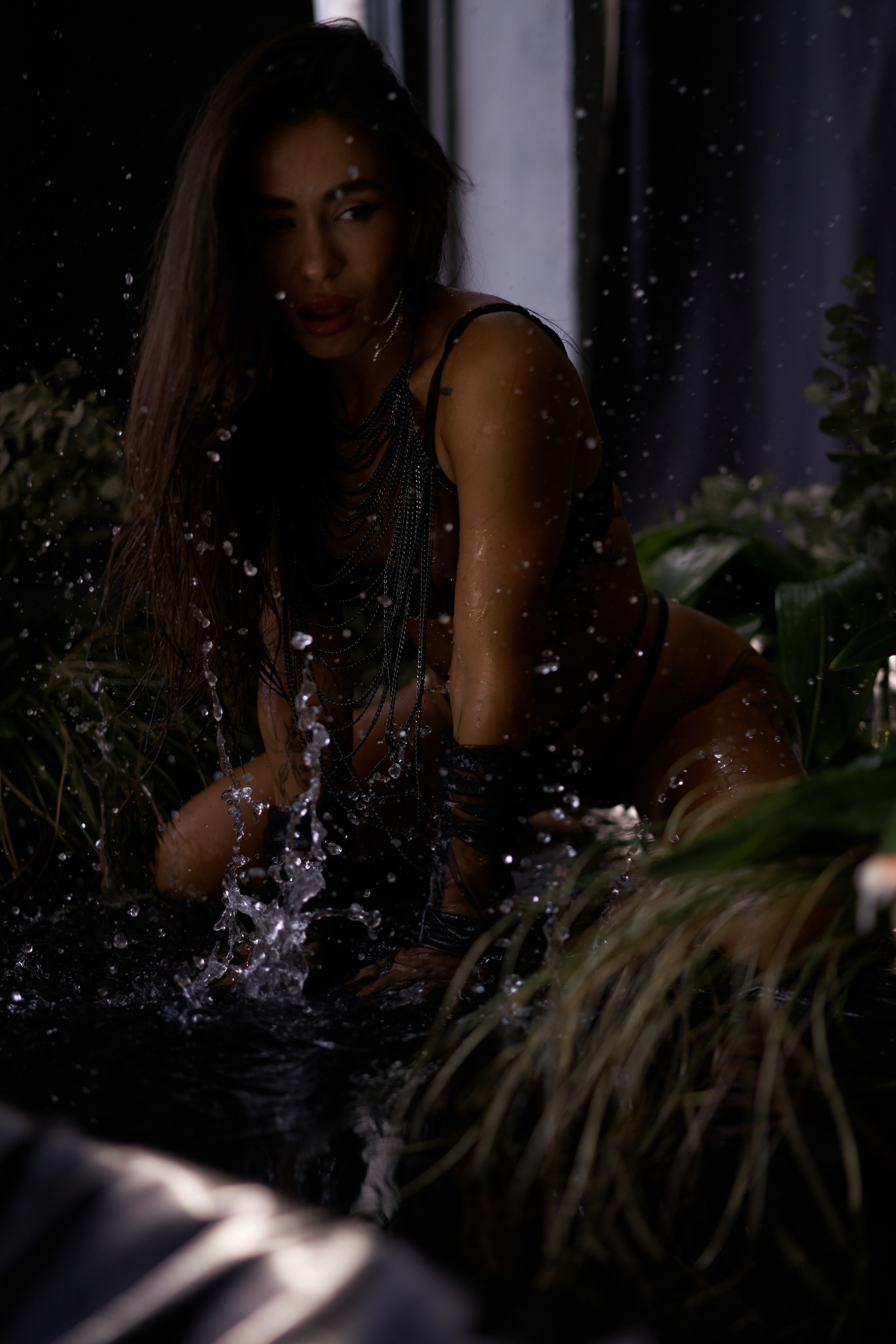 Будуарная фотосессия в студии с водой. Фотограф Екатеринбург Кокшарова Александра