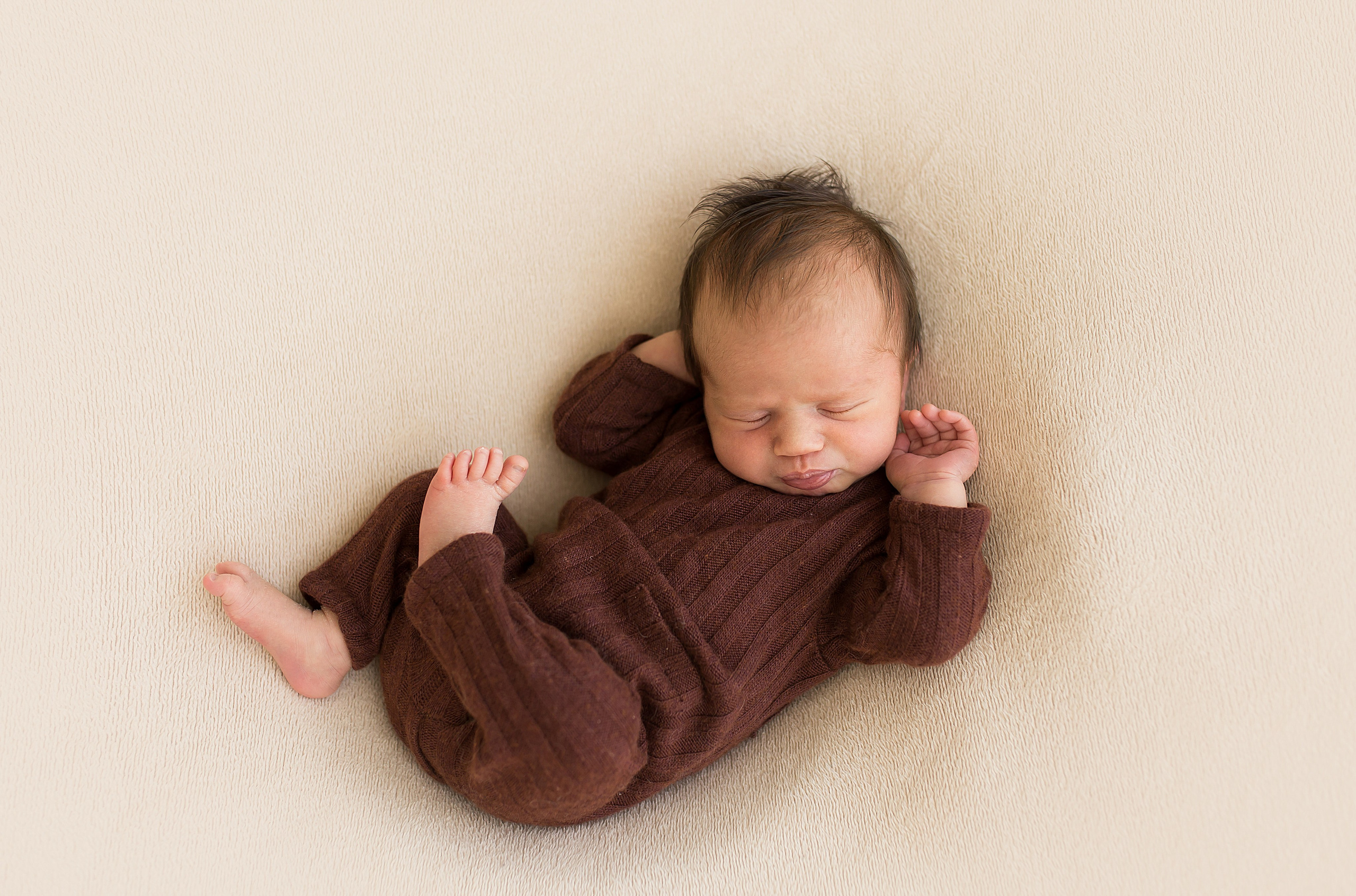 Фотосессия новорождённого. Фотограф новорождённых малышей и детский фотограф В Казани Лана Максим