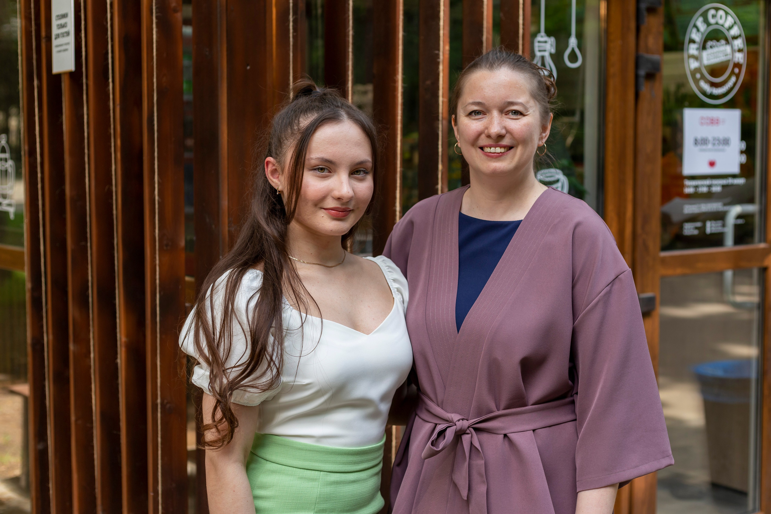 Фотосъемка 9 класс. Свадебный фотограф Марина Суворова и видеооператор Олег Петров