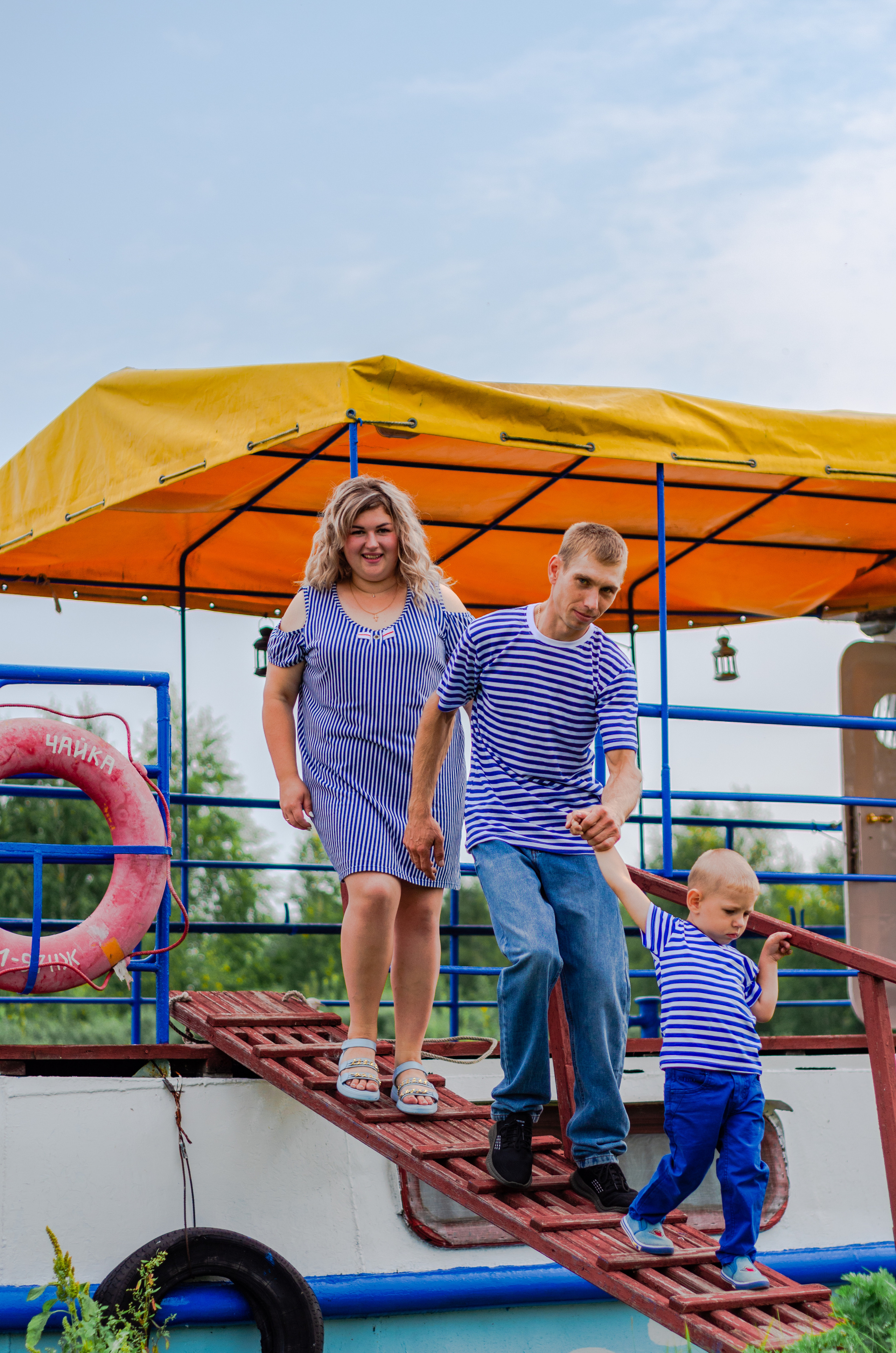 Фотосессия на природе с ребёнком, на корабле. Фотографы для фотосессий в Новосибирске