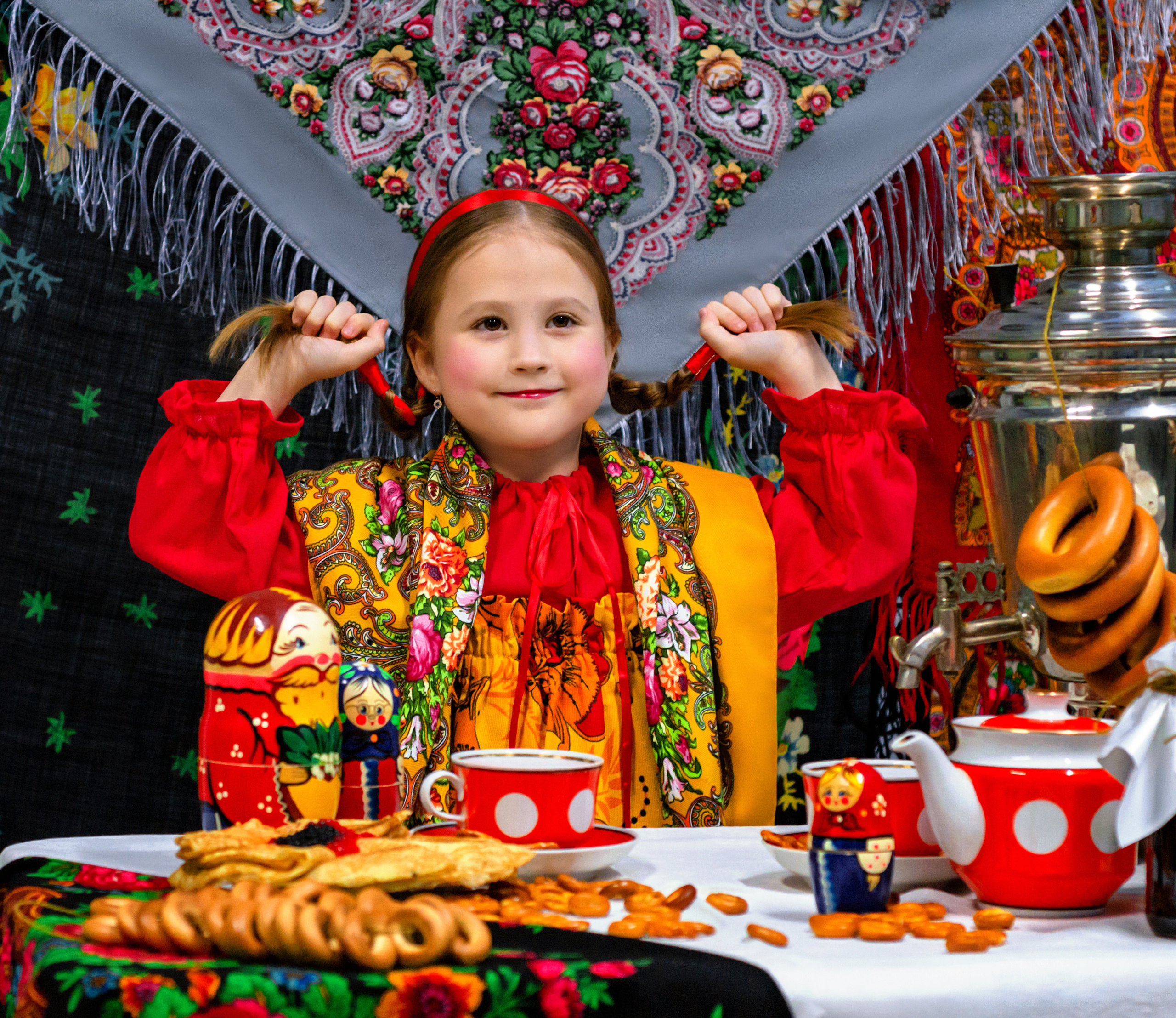 Яркая фотосессия детей в честь масленицы. Фотографы для фотосессий в Новосибирске