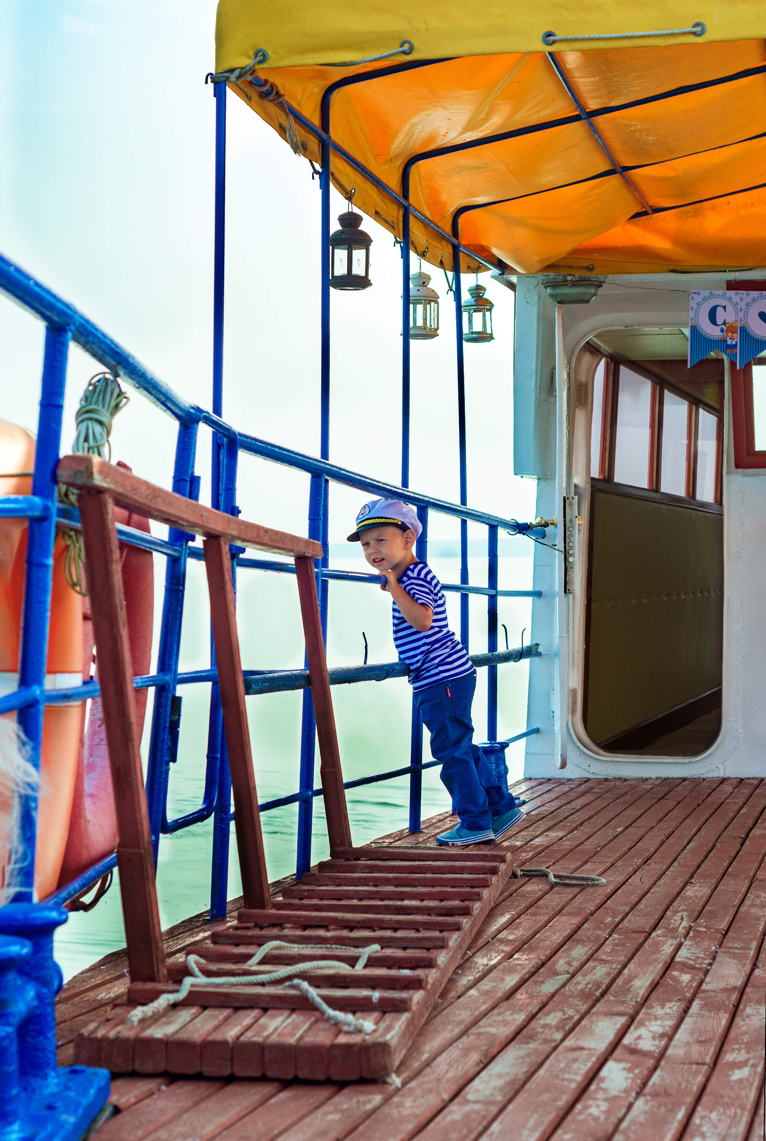 Фотосессия на природе с ребёнком, на корабле. Фотографы для фотосессий в Новосибирске