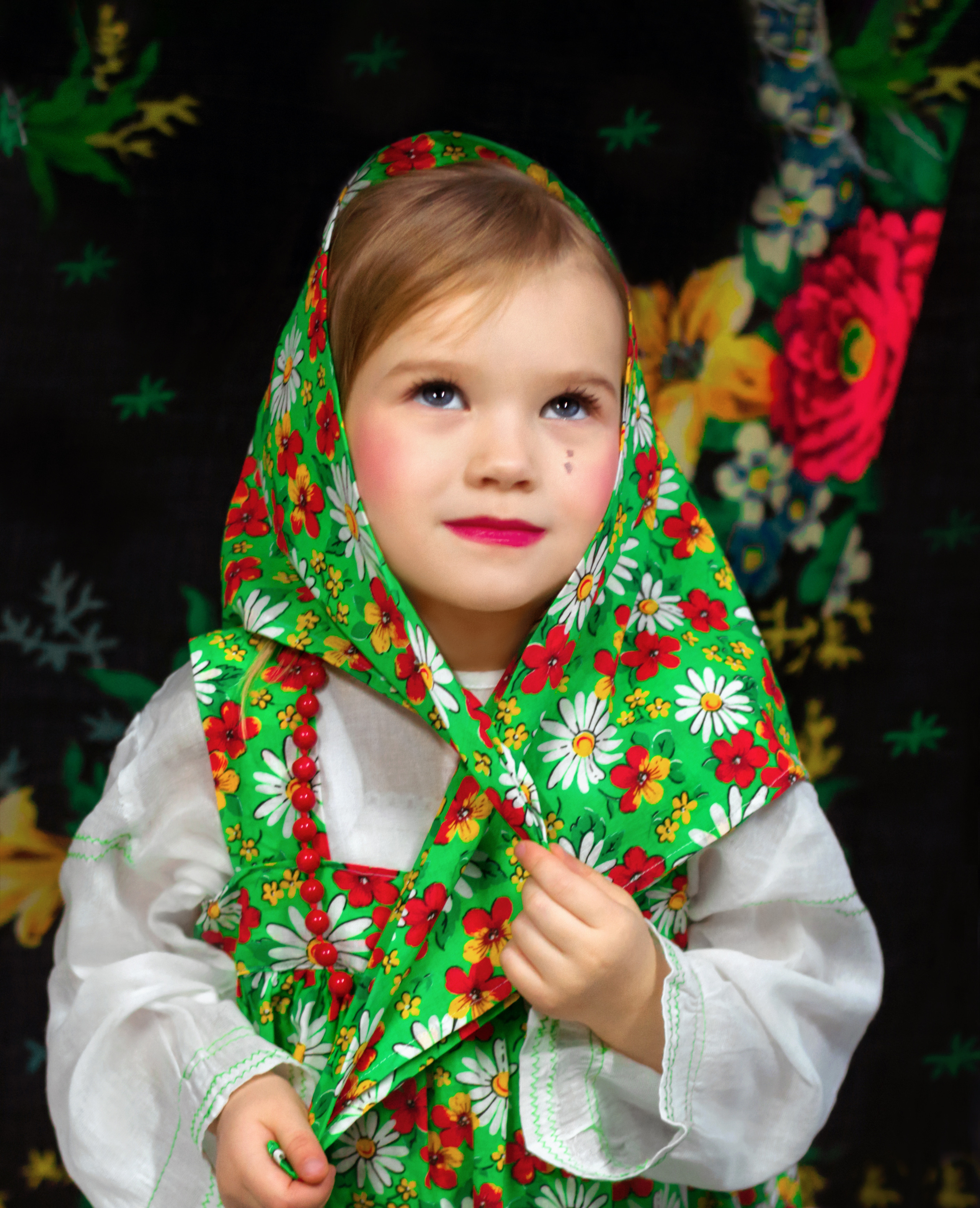 Яркая фотосессия детей в честь масленицы. Фотографы для фотосессий в Новосибирске