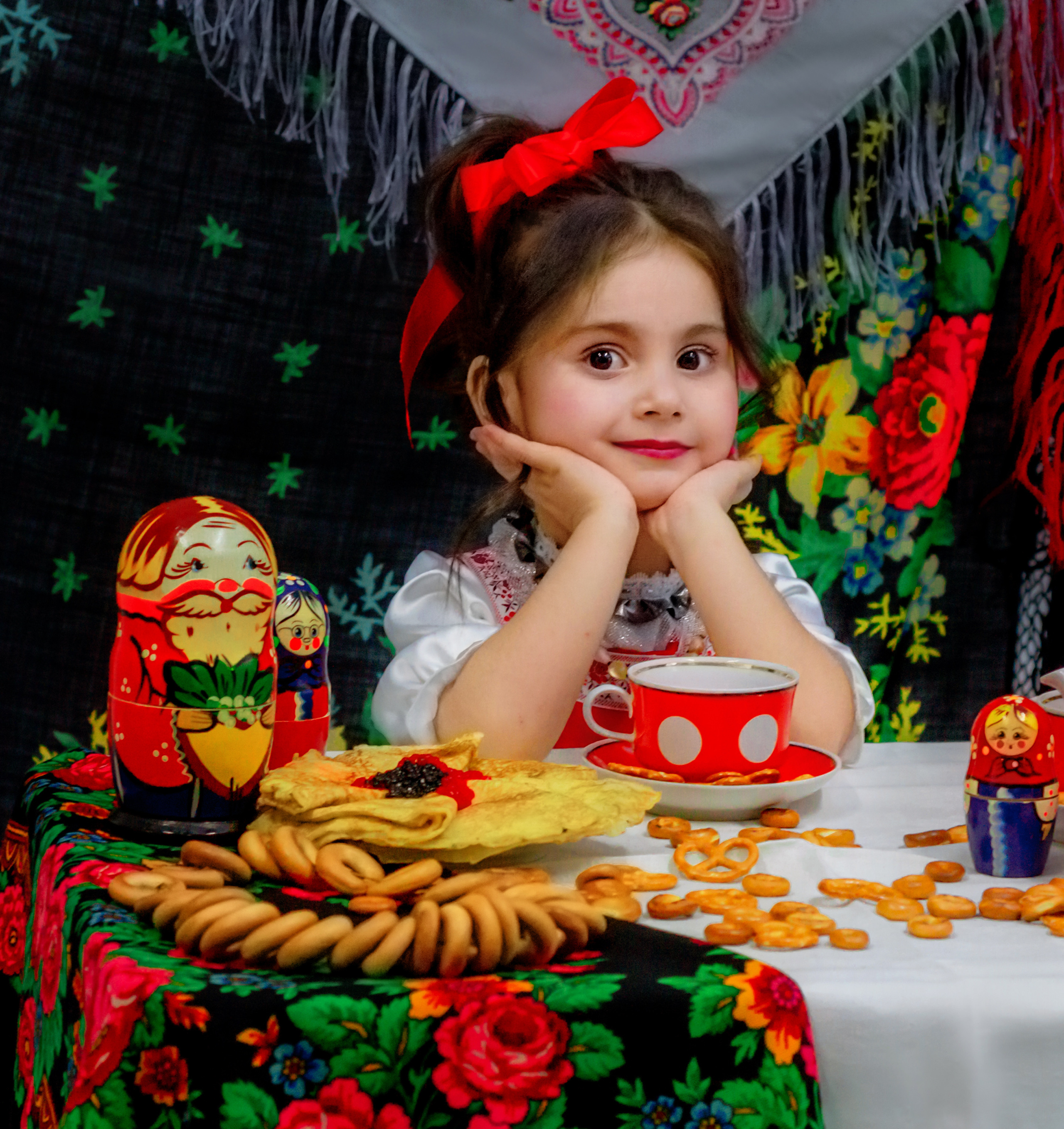 Яркая фотосессия детей в честь масленицы. Фотографы для фотосессий в Новосибирске