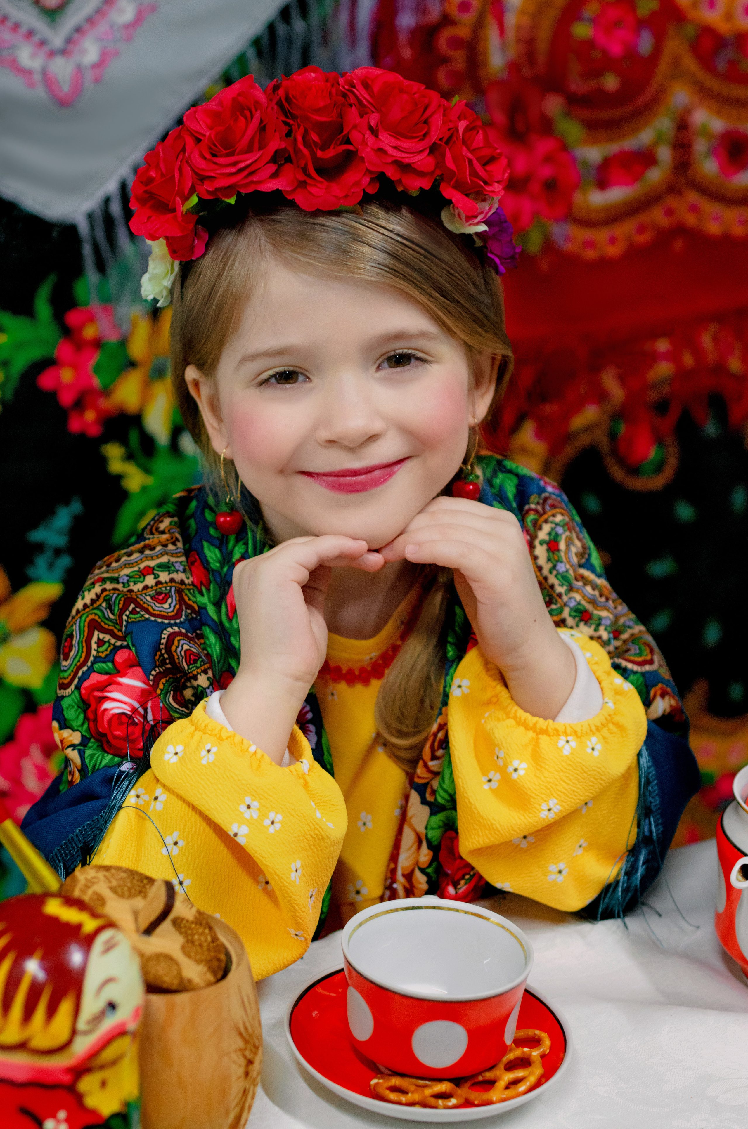 Яркая фотосессия детей в честь масленицы. Фотографы для фотосессий в Новосибирске