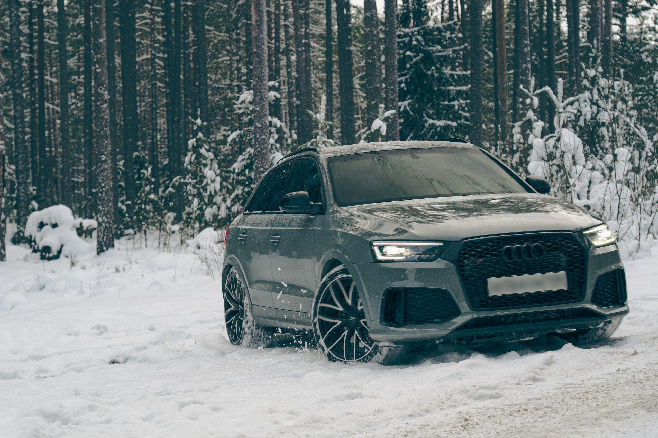 Audi Q3 Snow. Автомобильный фотограф в Санкт-Петербурге