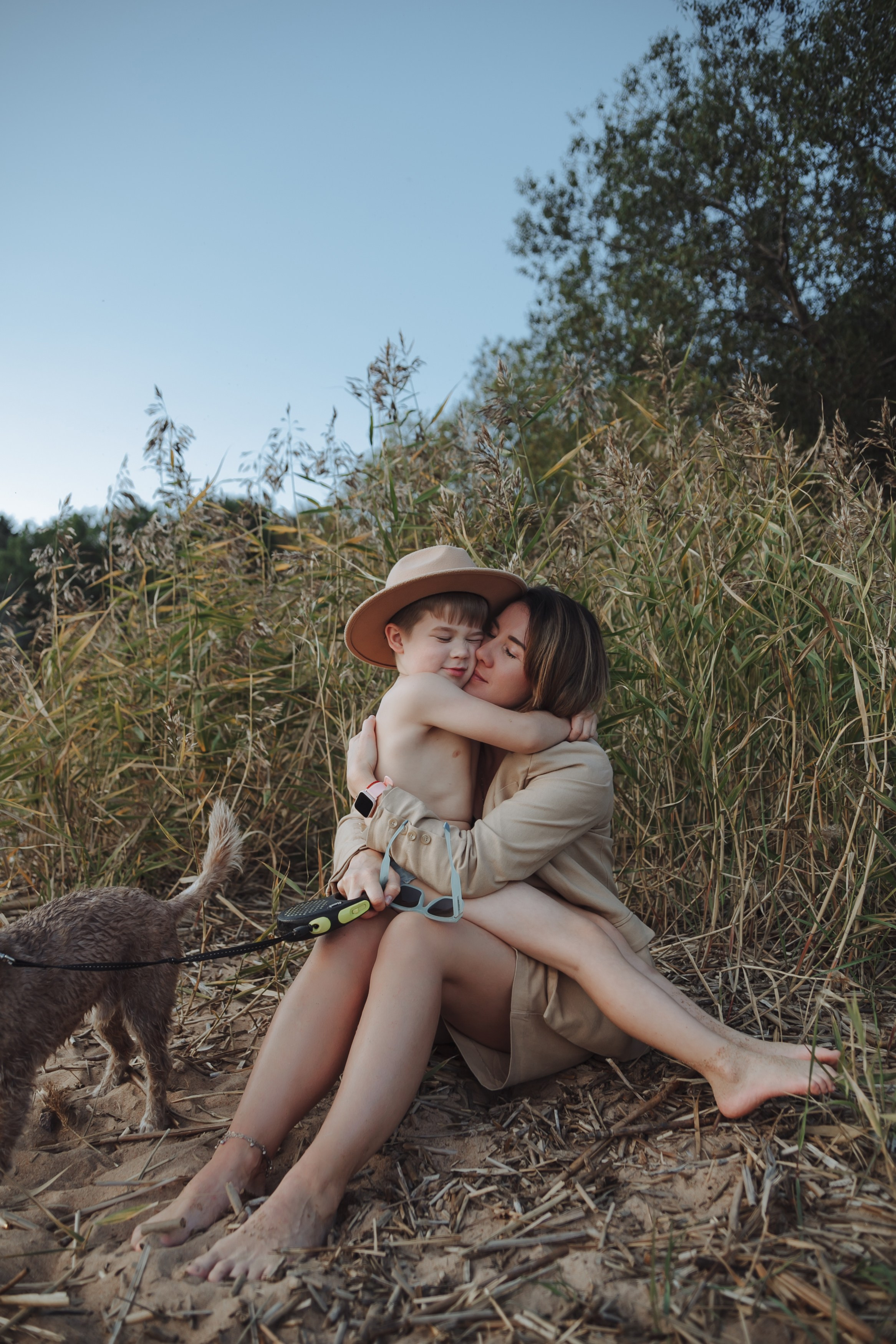 Семейная прогулка с собакой. Семейный фотограф, свадебный фотограф, женский портрет в Санкт-Петербу