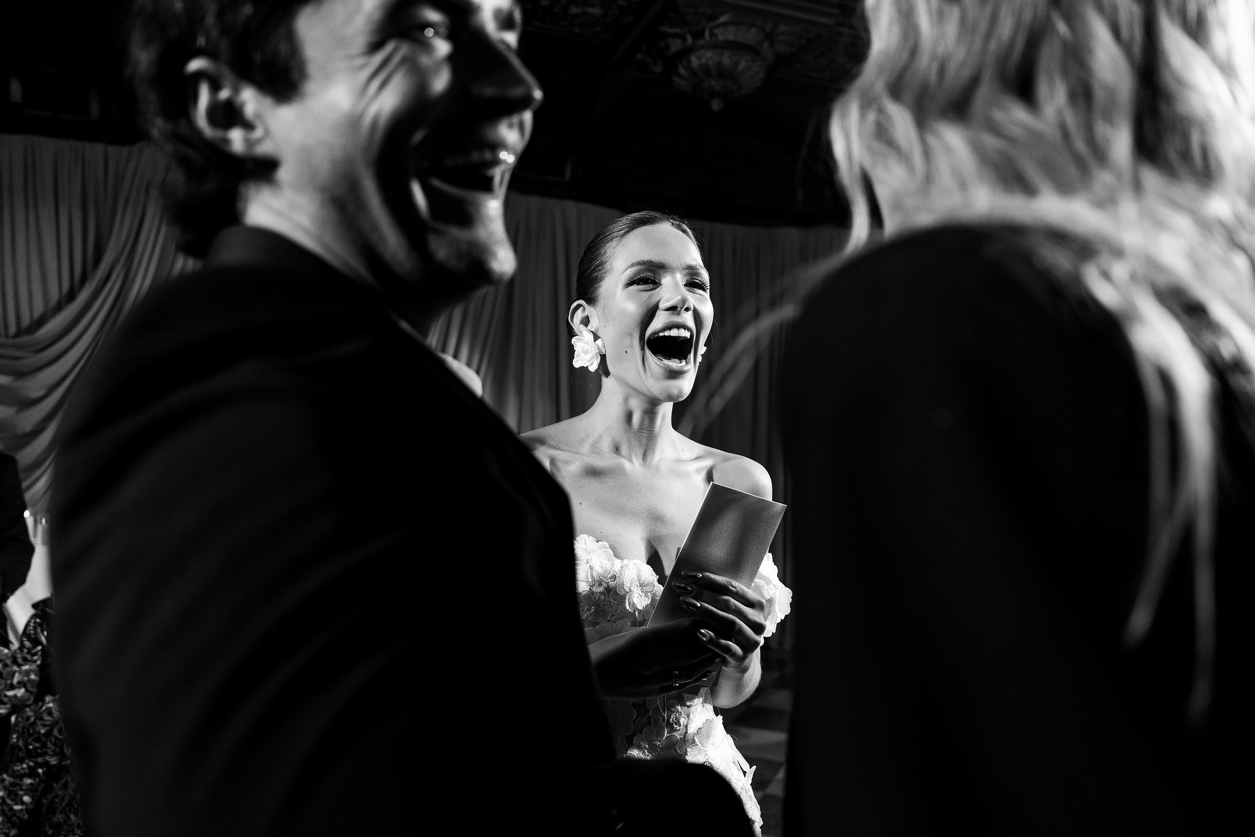 Эмоциональная свадебная фотосъемка в концертном зале Veneziano. Саша Потапкин Фотограф. Сочи, Екатеринбург, Москва