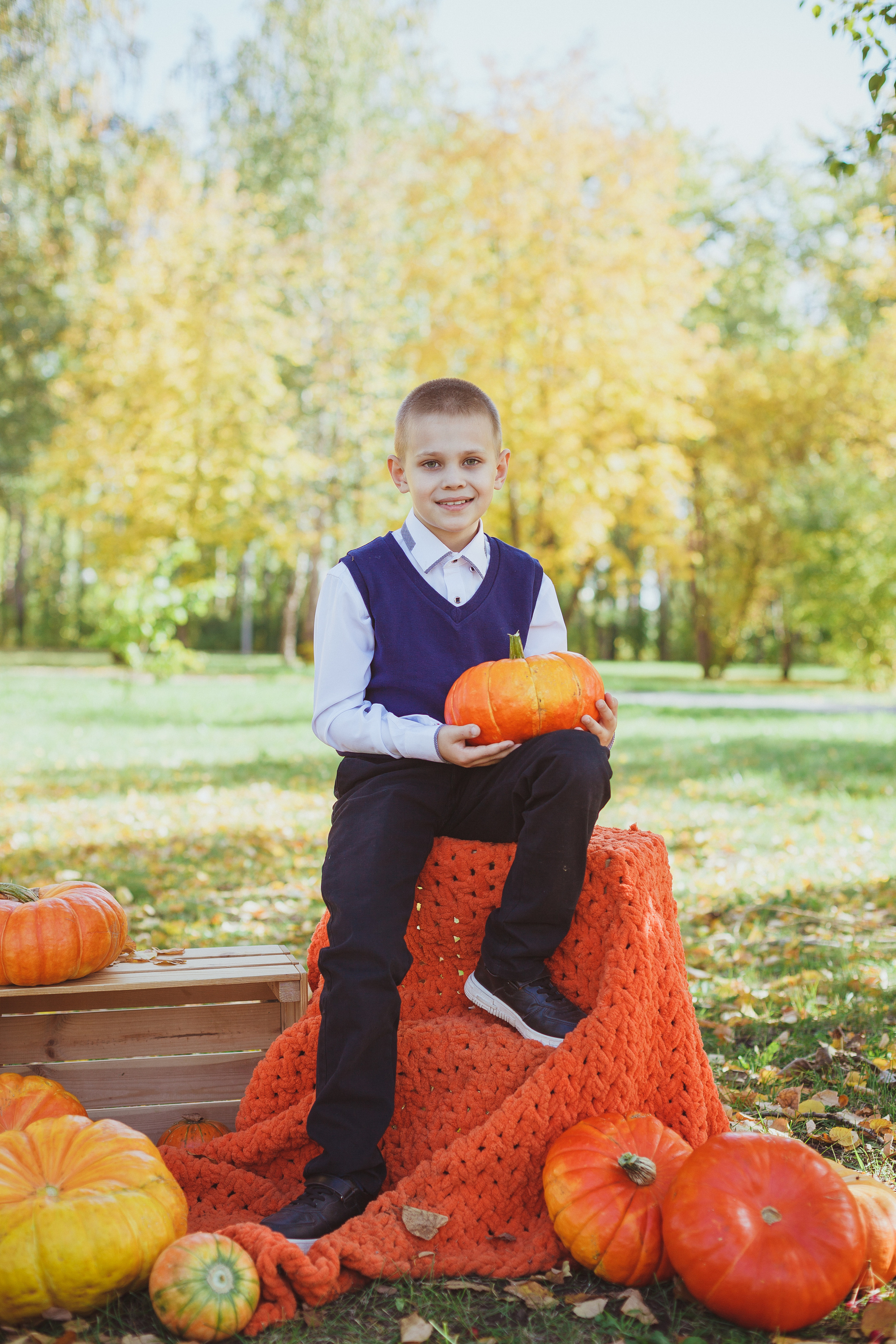 Школьная фотосессия на 31 августа. 1,2,3 сентября. Портреты детей 4-6 штук. Групповые общие 2-5 шт. Цена 450р. (1). Семейный и детский фотограф в Сухом Логу Ольга Кайгородова