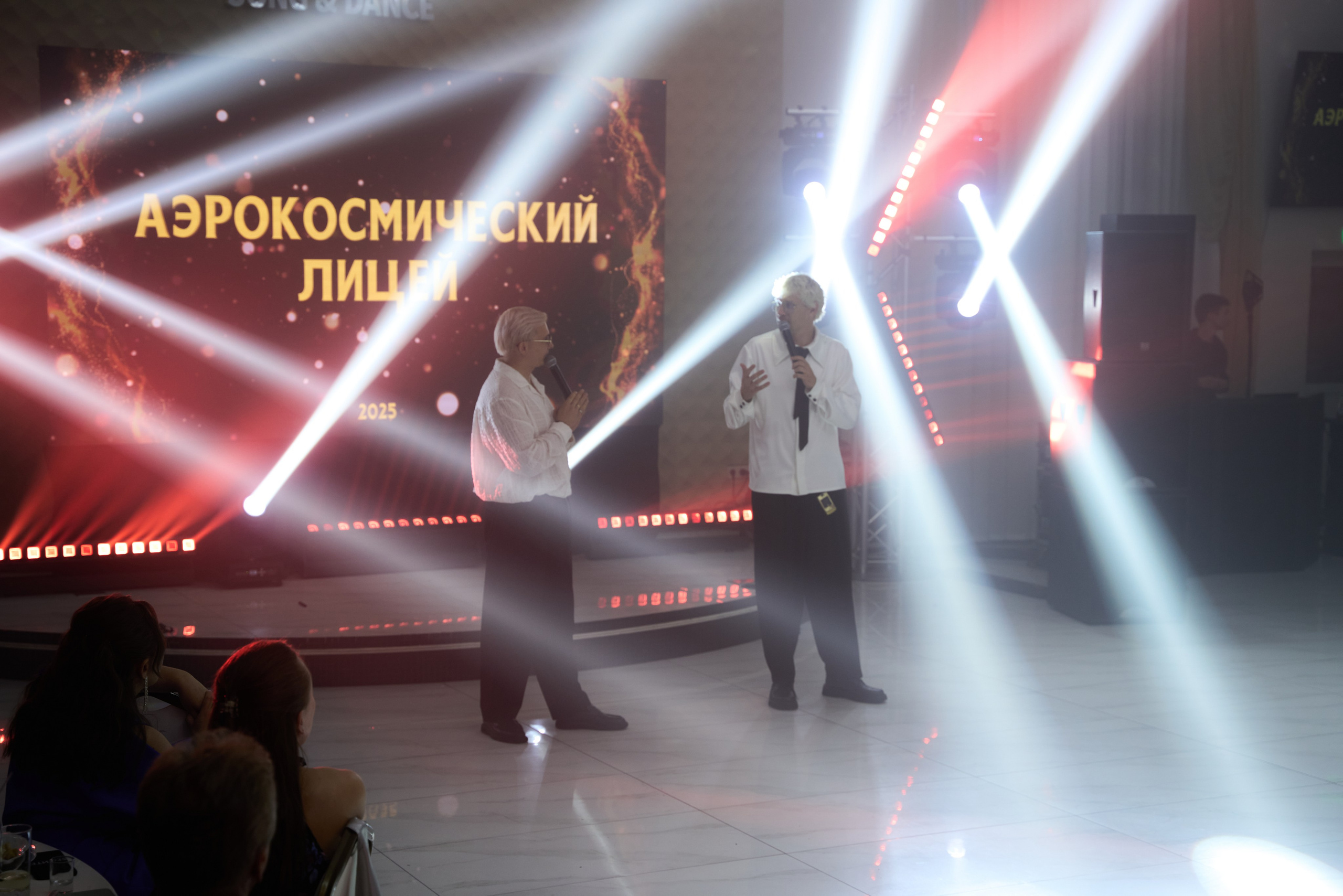 Выпускной. Дипломированный фотограф в Новосибирске. Фотографирую свадьбы, репортажи, индивидуальные фотосессии, lovestory(семейные)