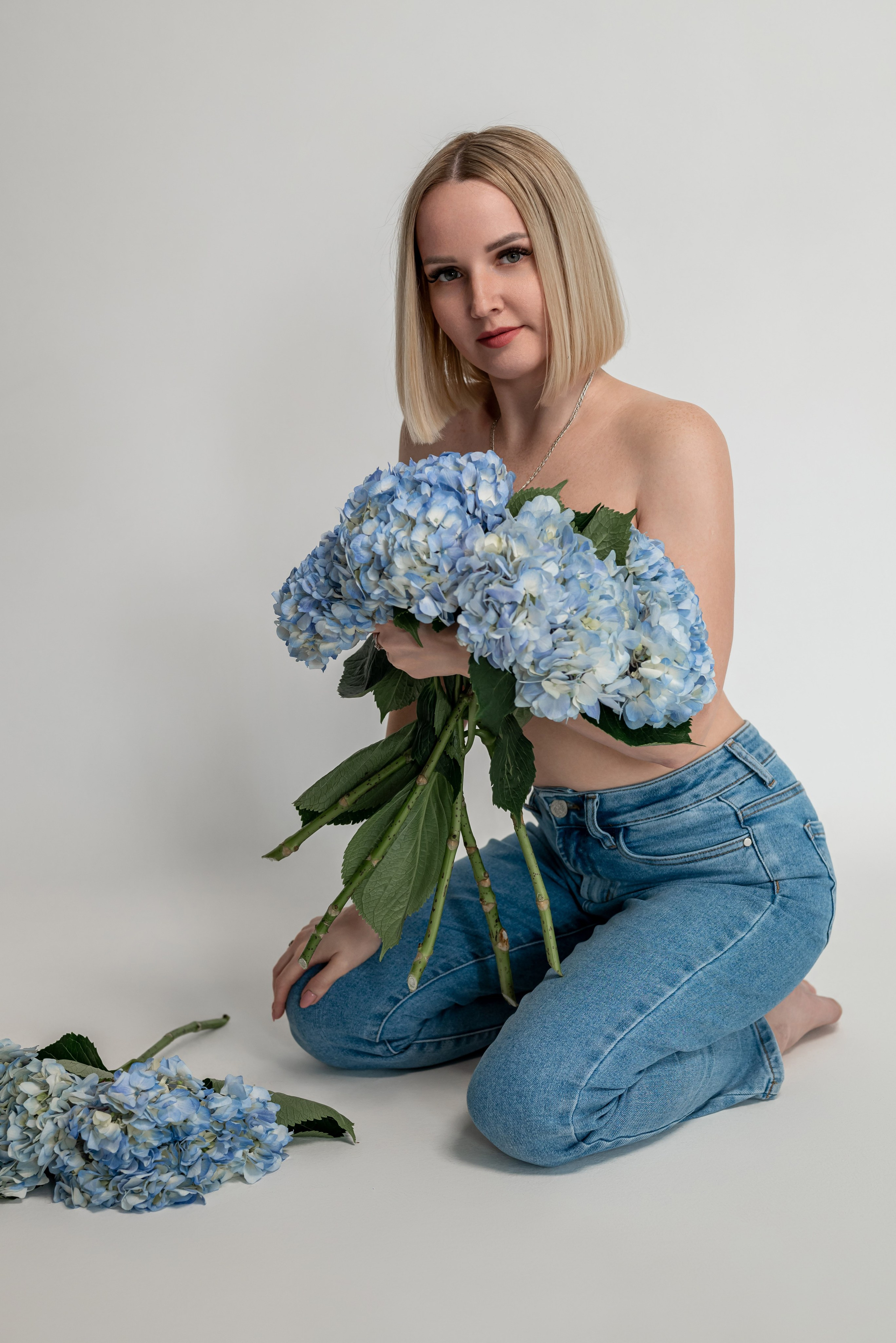 Фотопроект с голубыми гортензиями. Фотограф в городе Салават