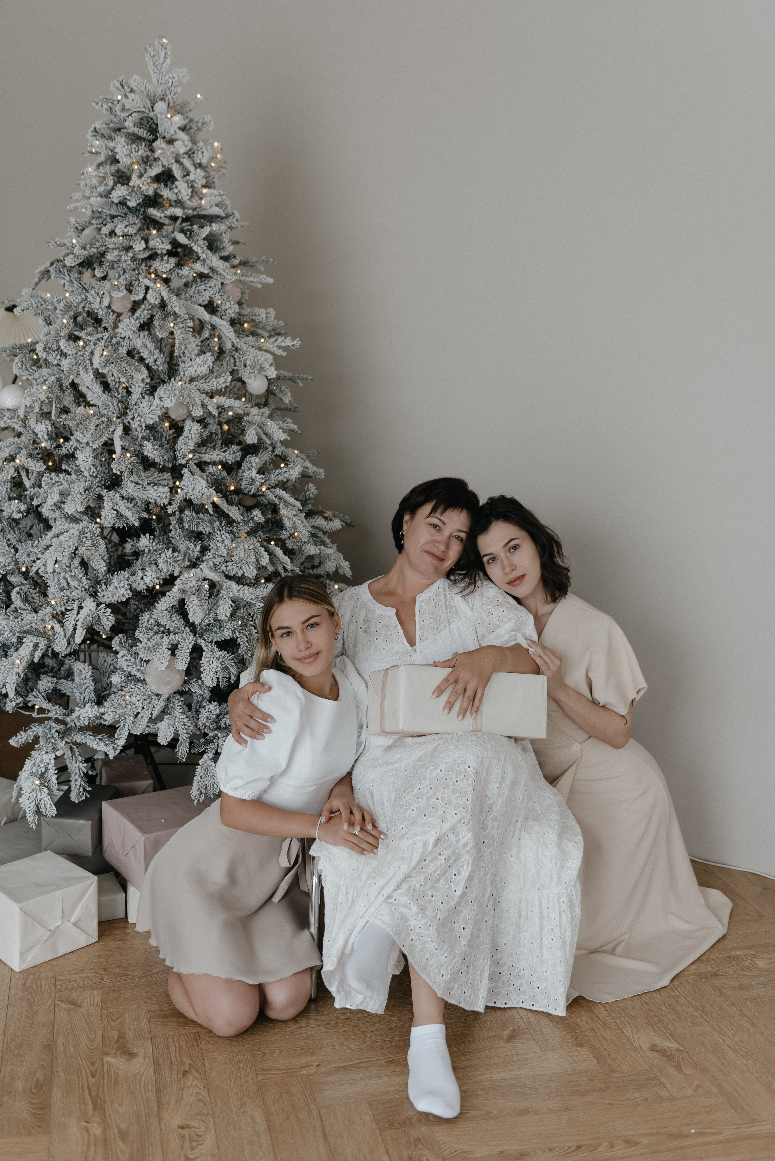 В студии большой семьёй